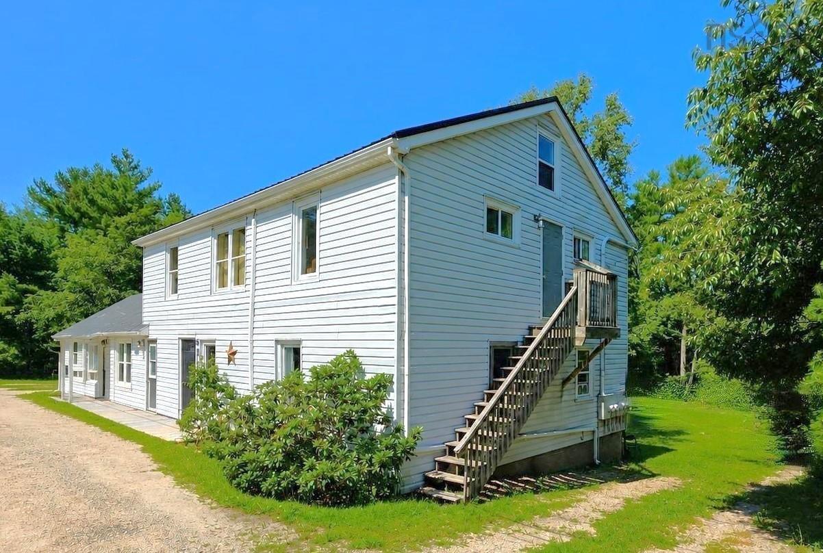 Multi-Unit Apartment House in the Heart of Martins River