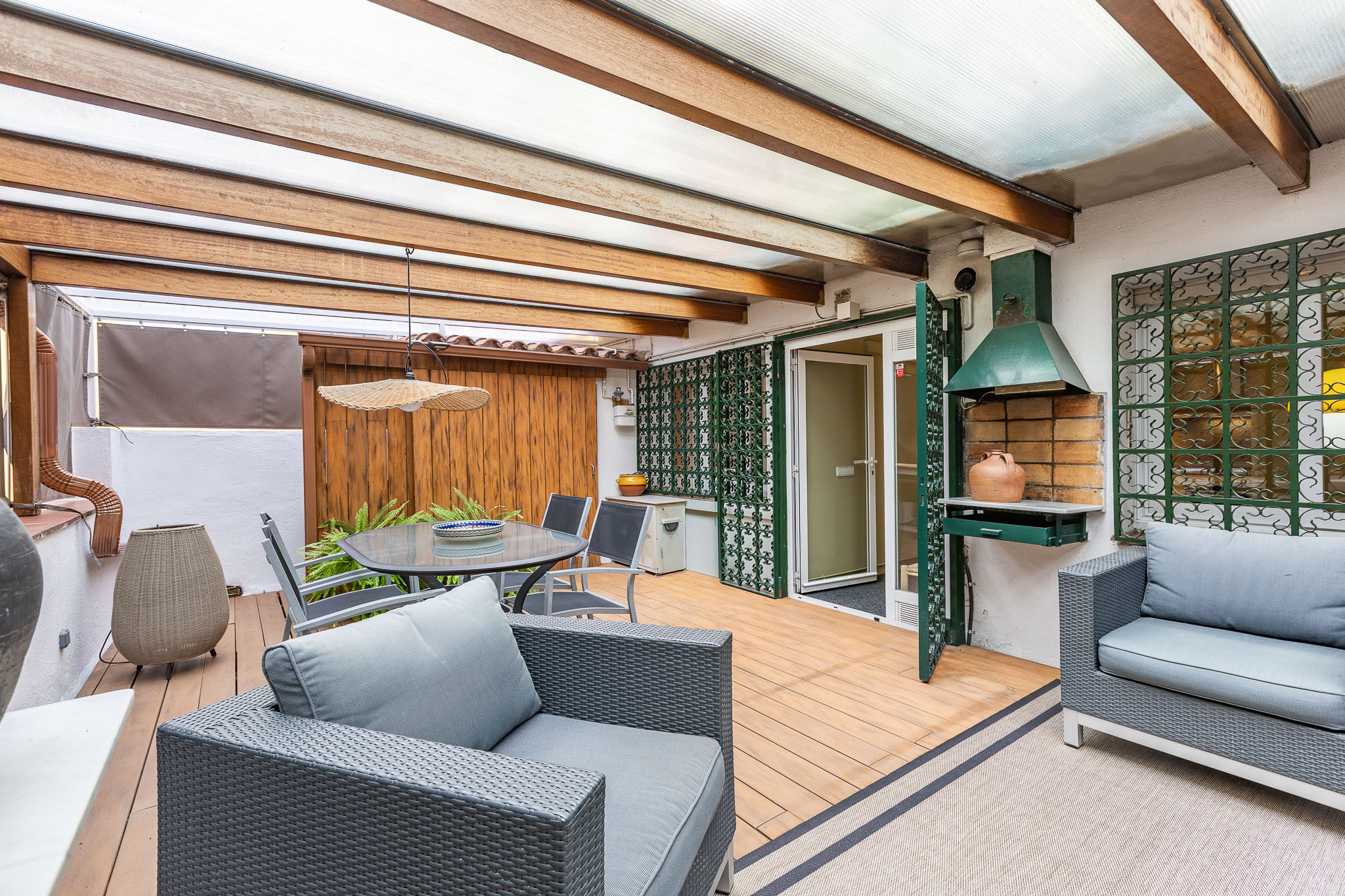 Spectacular renovated and very bright flat in the centre Llinars, with a terrace.