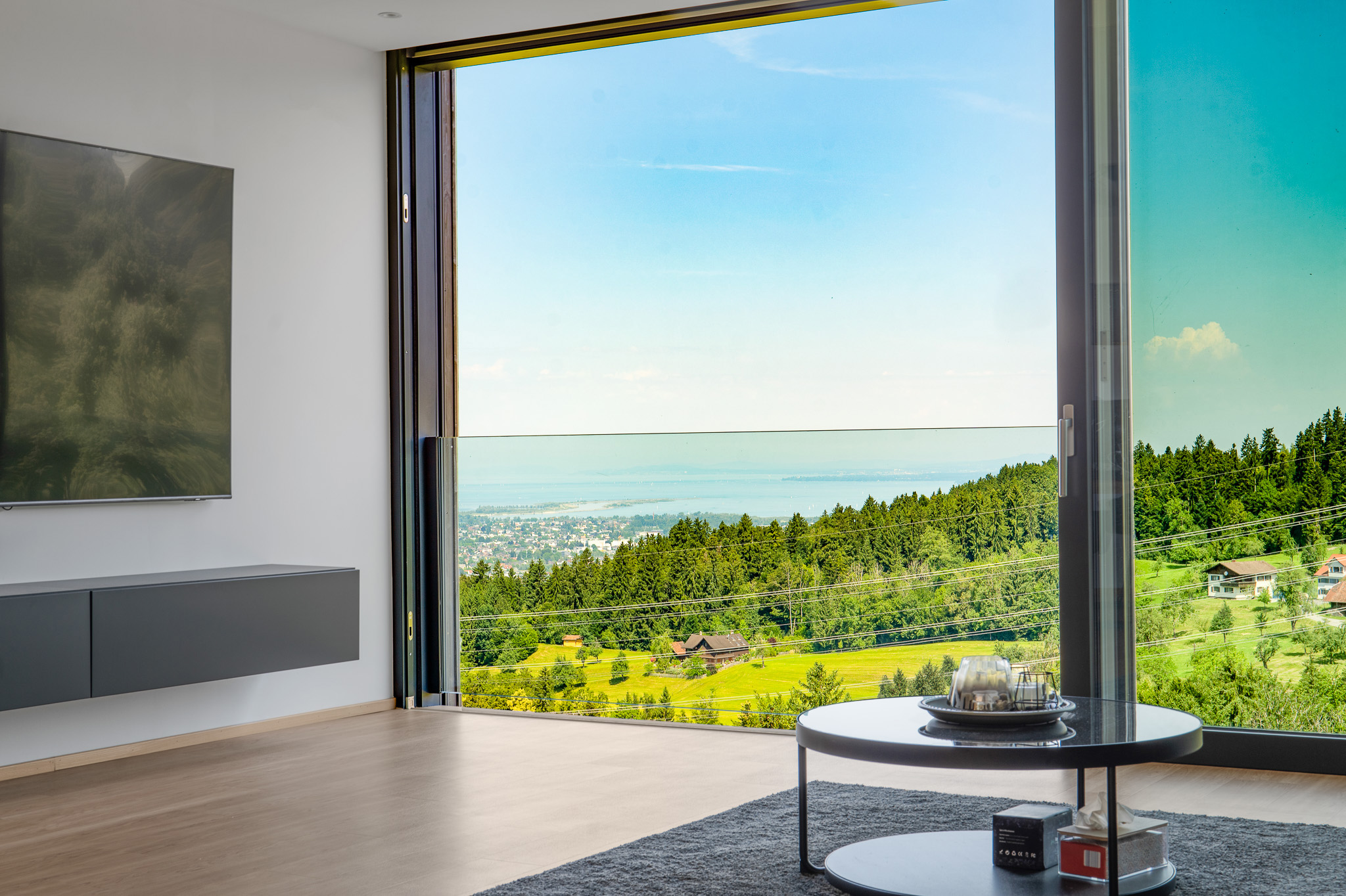 Modernes Reihenmittelhaus mit Seesicht, Pool und Alpenkulisse!