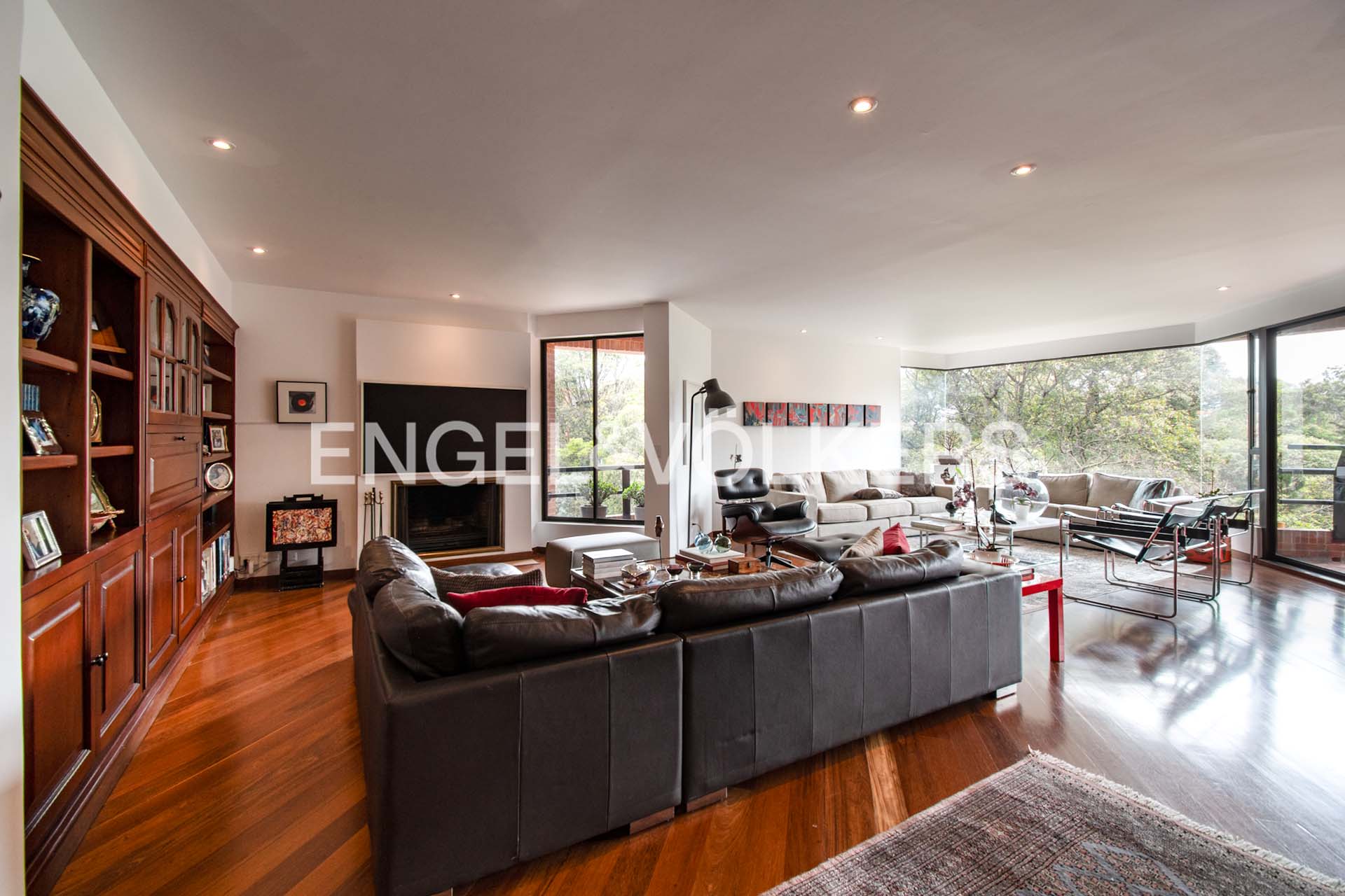 Excelente apartamento con amplio balcón para venta en La Cabrera