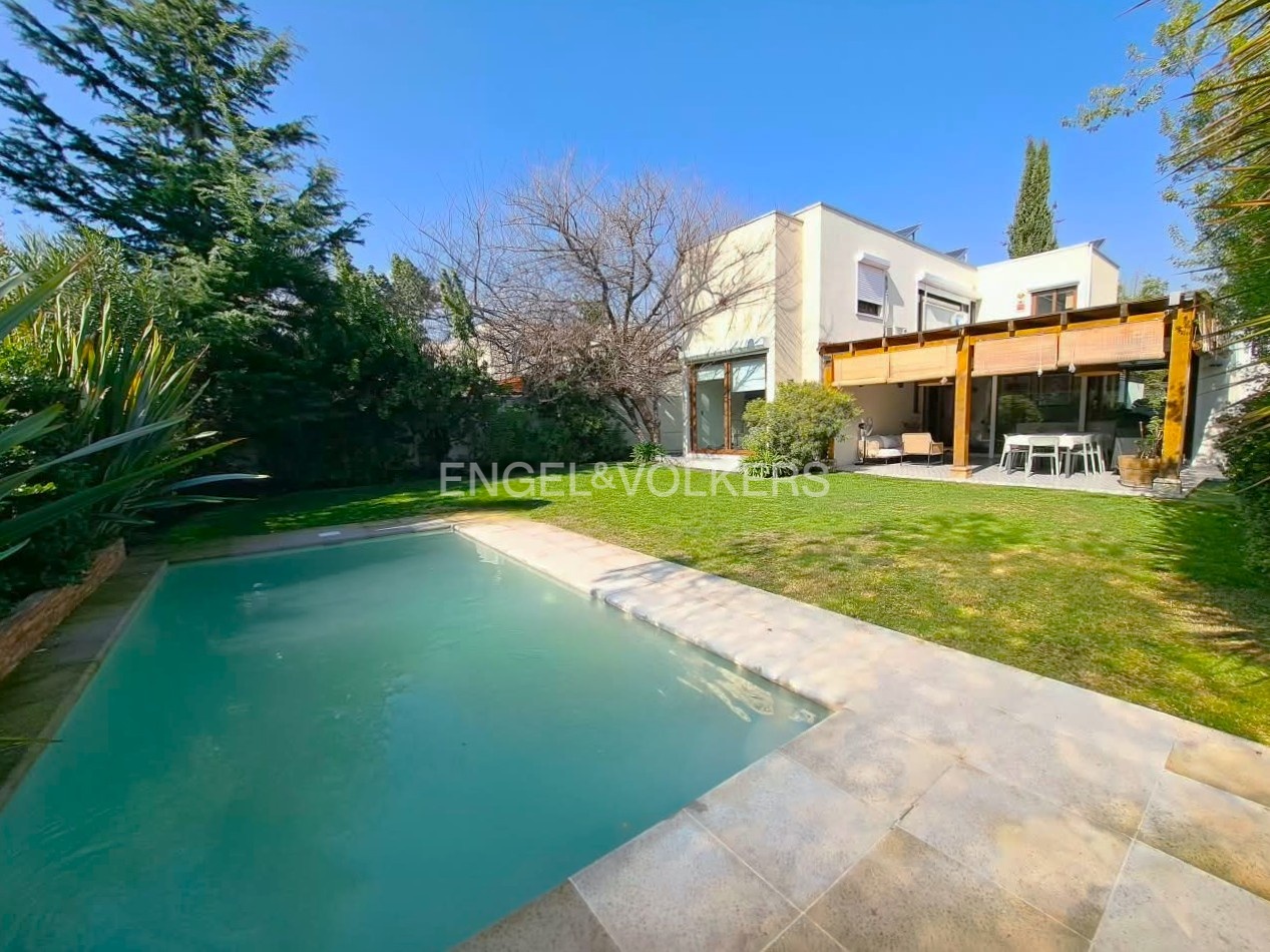 Piedra Roja, excelente casa mediterránea en venta.