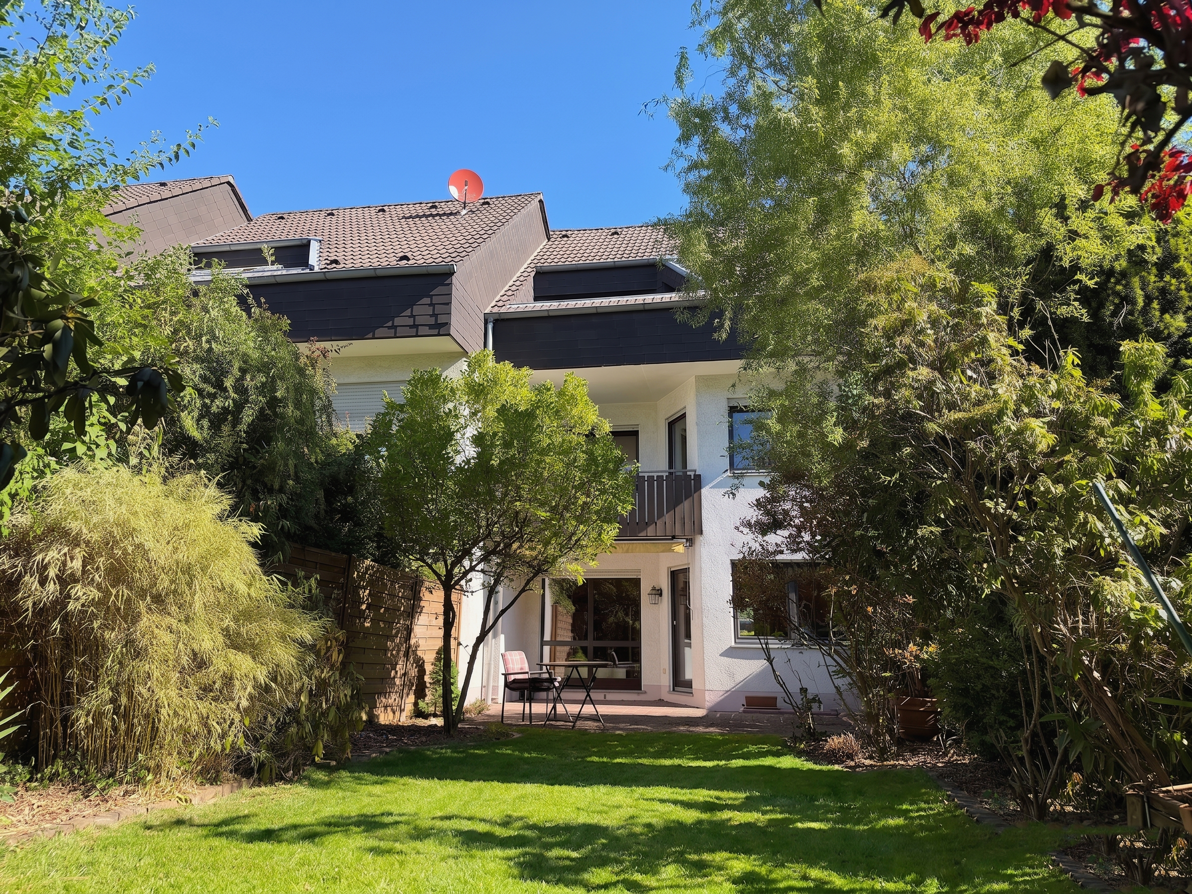 Familienfreundliches Reihenendhaus mit Garten und Dachloggia in Kelkheim-Fischbach