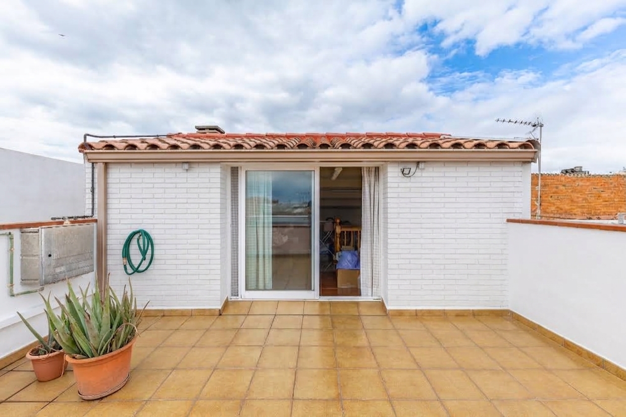 201 m², five bedrooms and a three-car garage in Ca n’Oriac