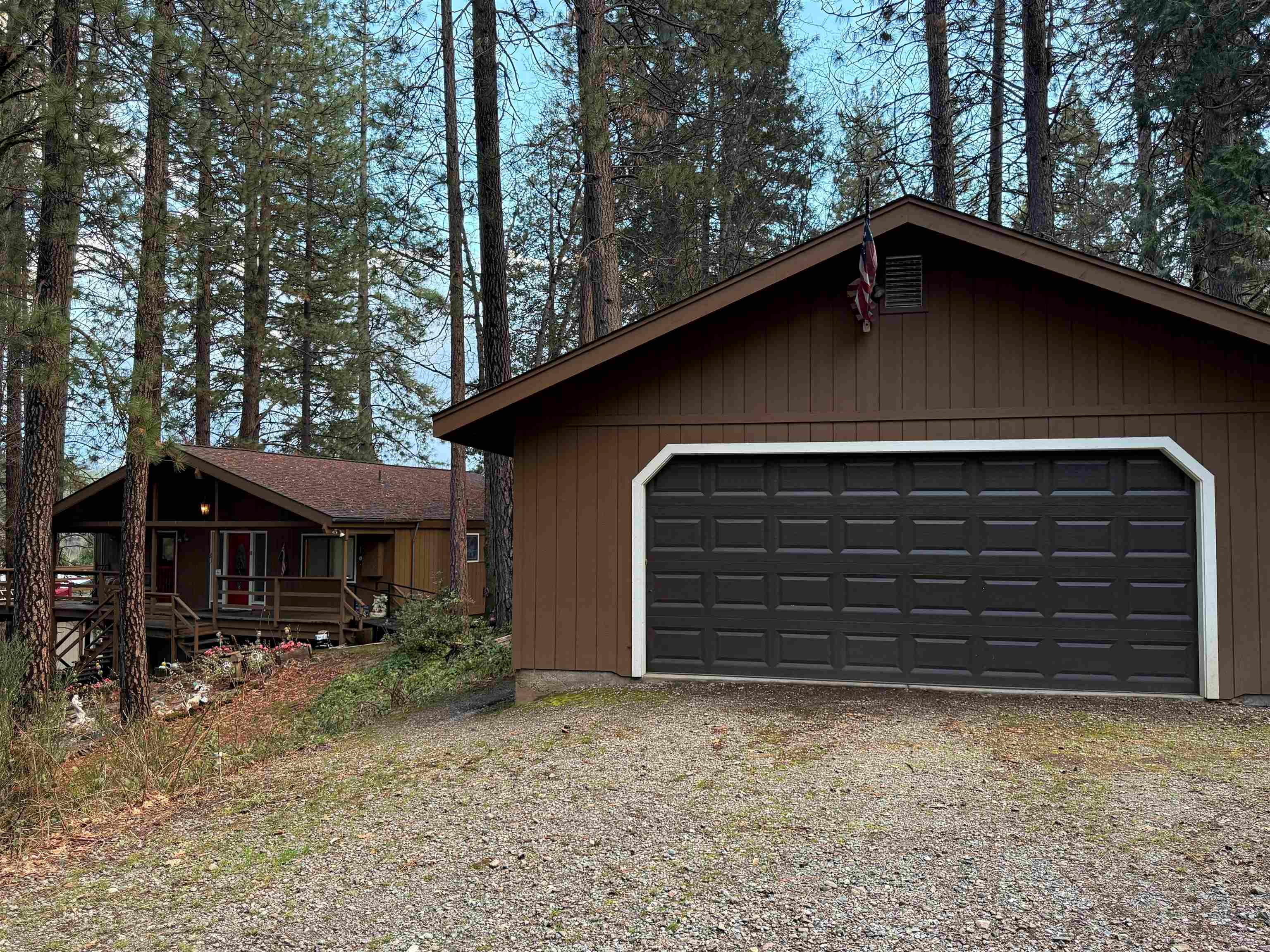 Small-Town Charm, Big Mountain Views.