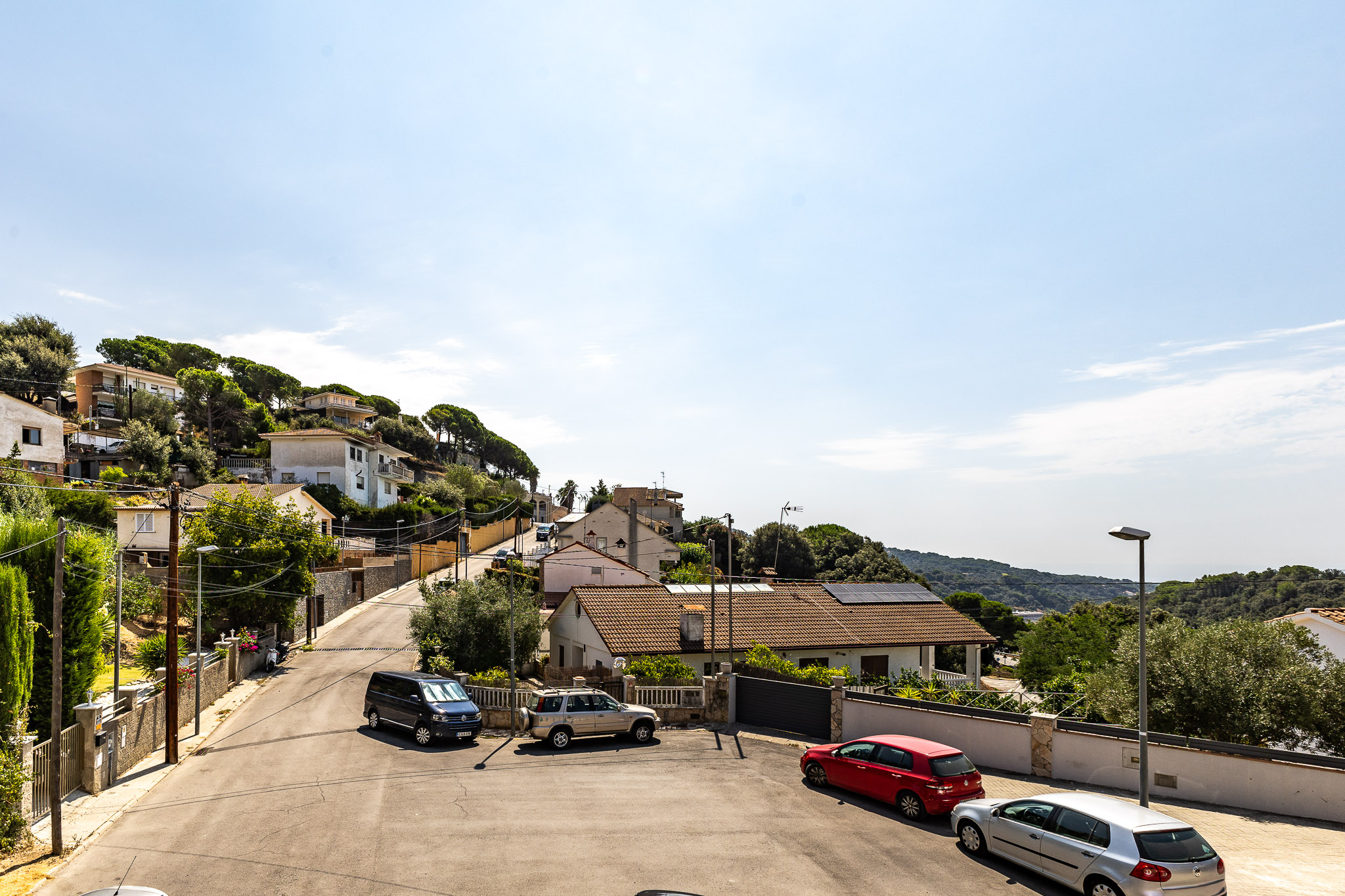 “FANTASTIC” HOUSING OPPORTUNITY IN “LA CREUETA”