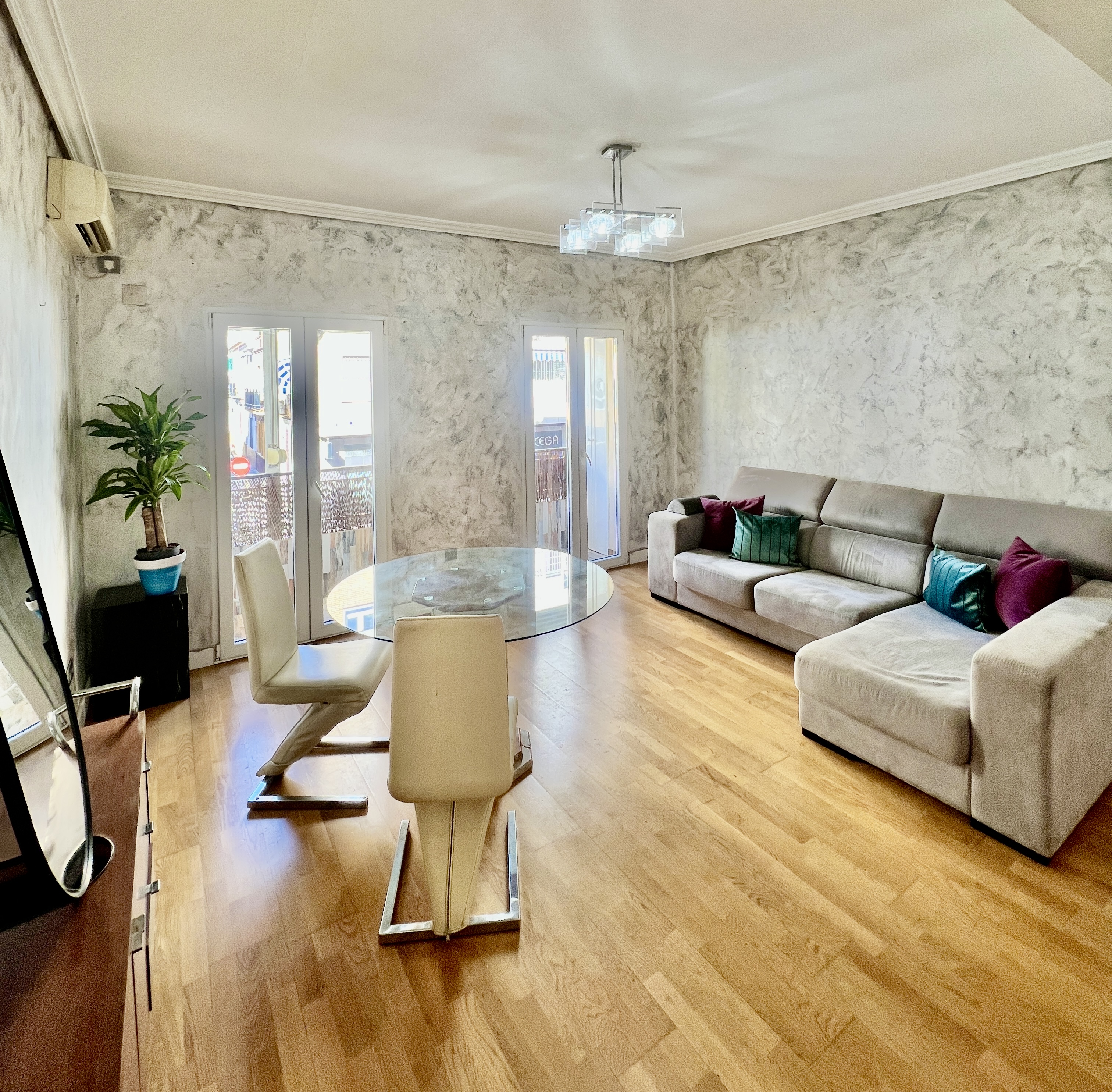Charming apartment in Triana with bohemian touches