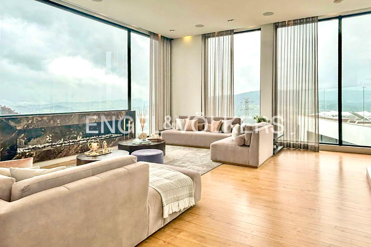 Moderna casa para la venta en Bosques del Encenillo
