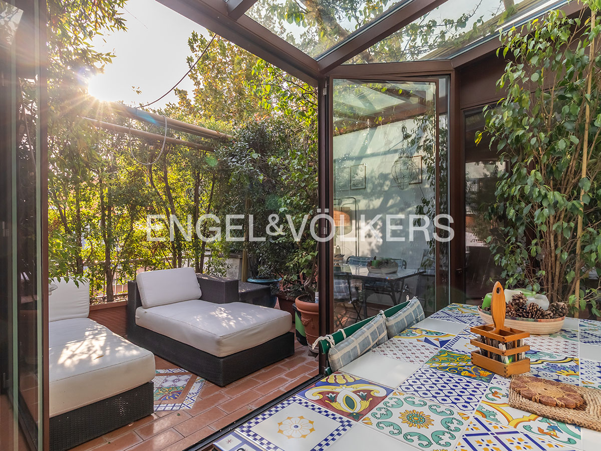 Spacious, bright, charming penthouse