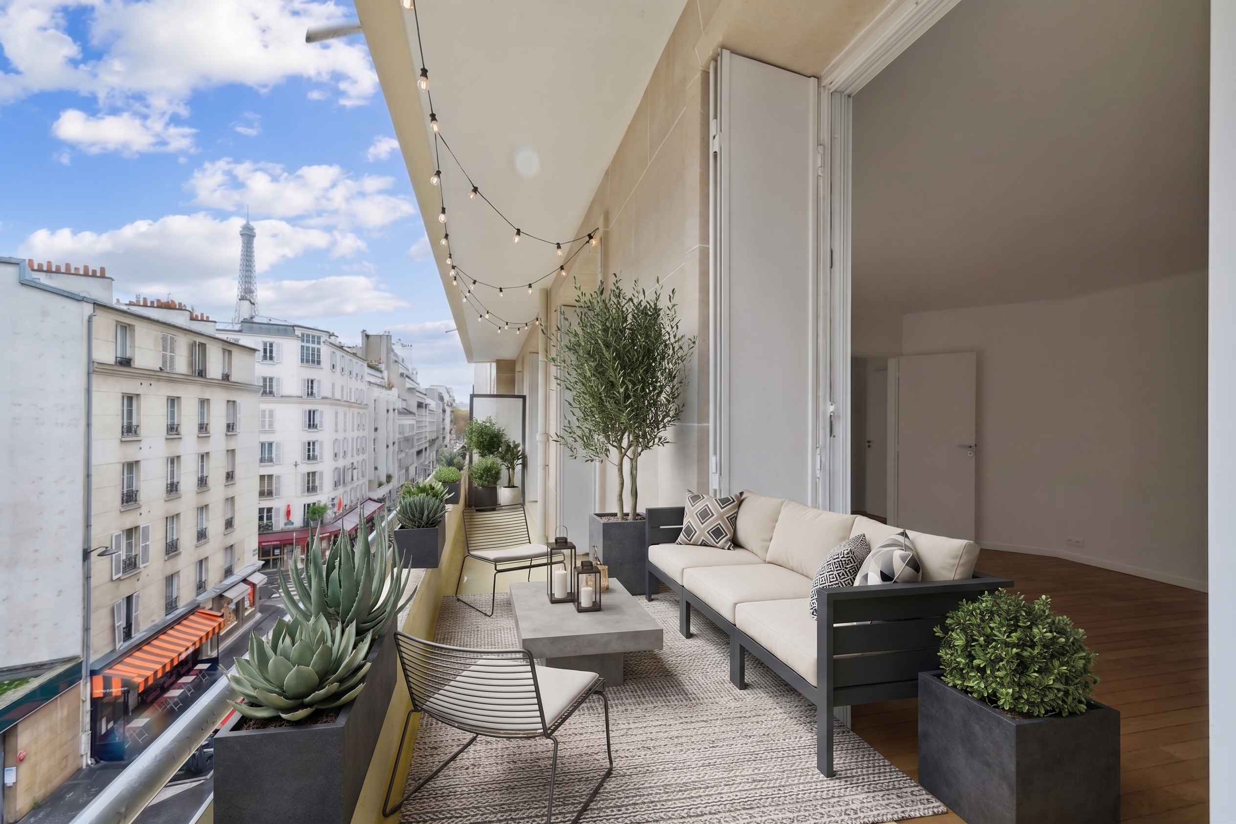 Renovated apartment with south-facing balcony, Gros caillou.