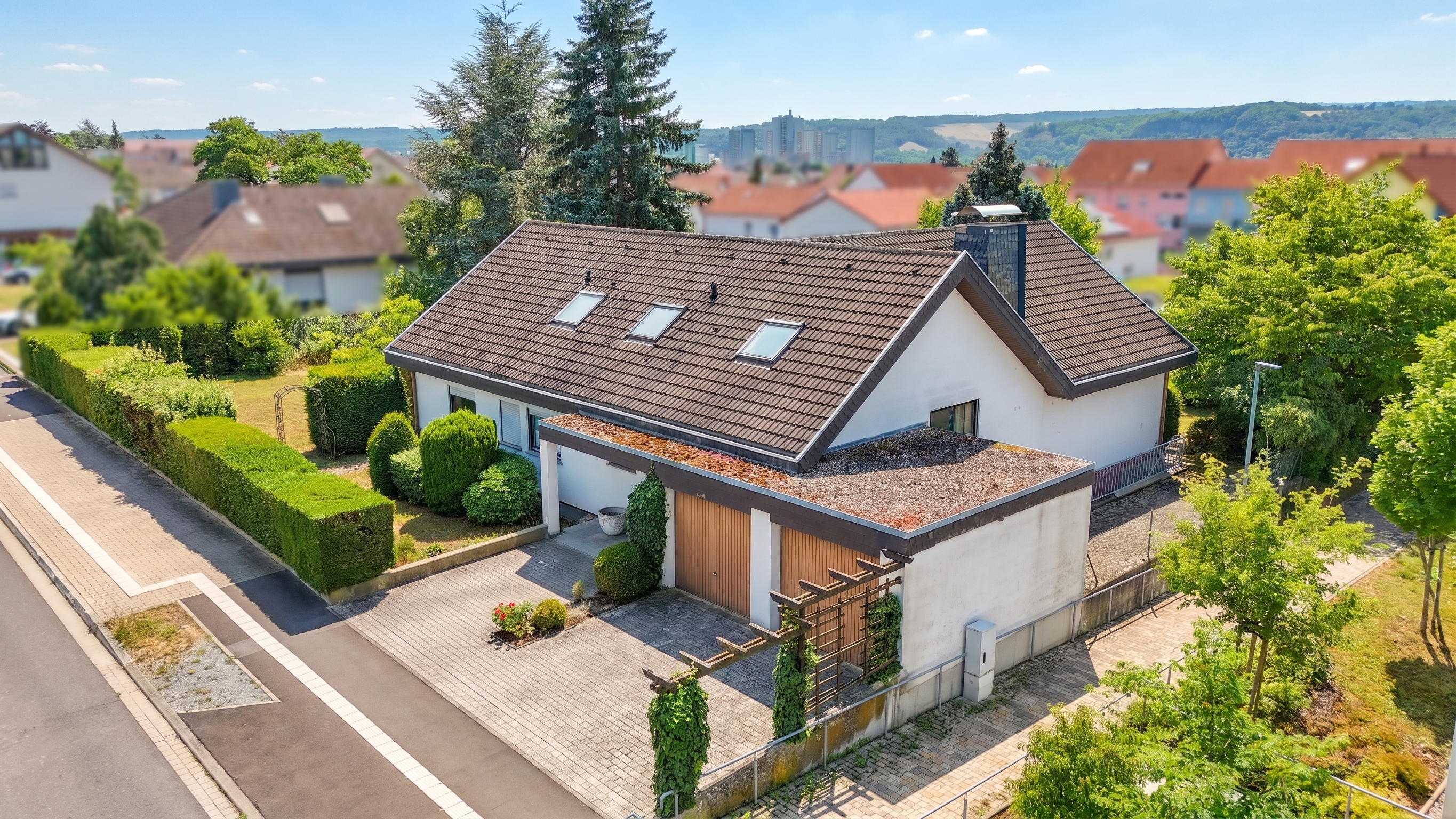 Zeit für das Besondere: großzügiges EFH in attraktiver Lage von Karlstadt!