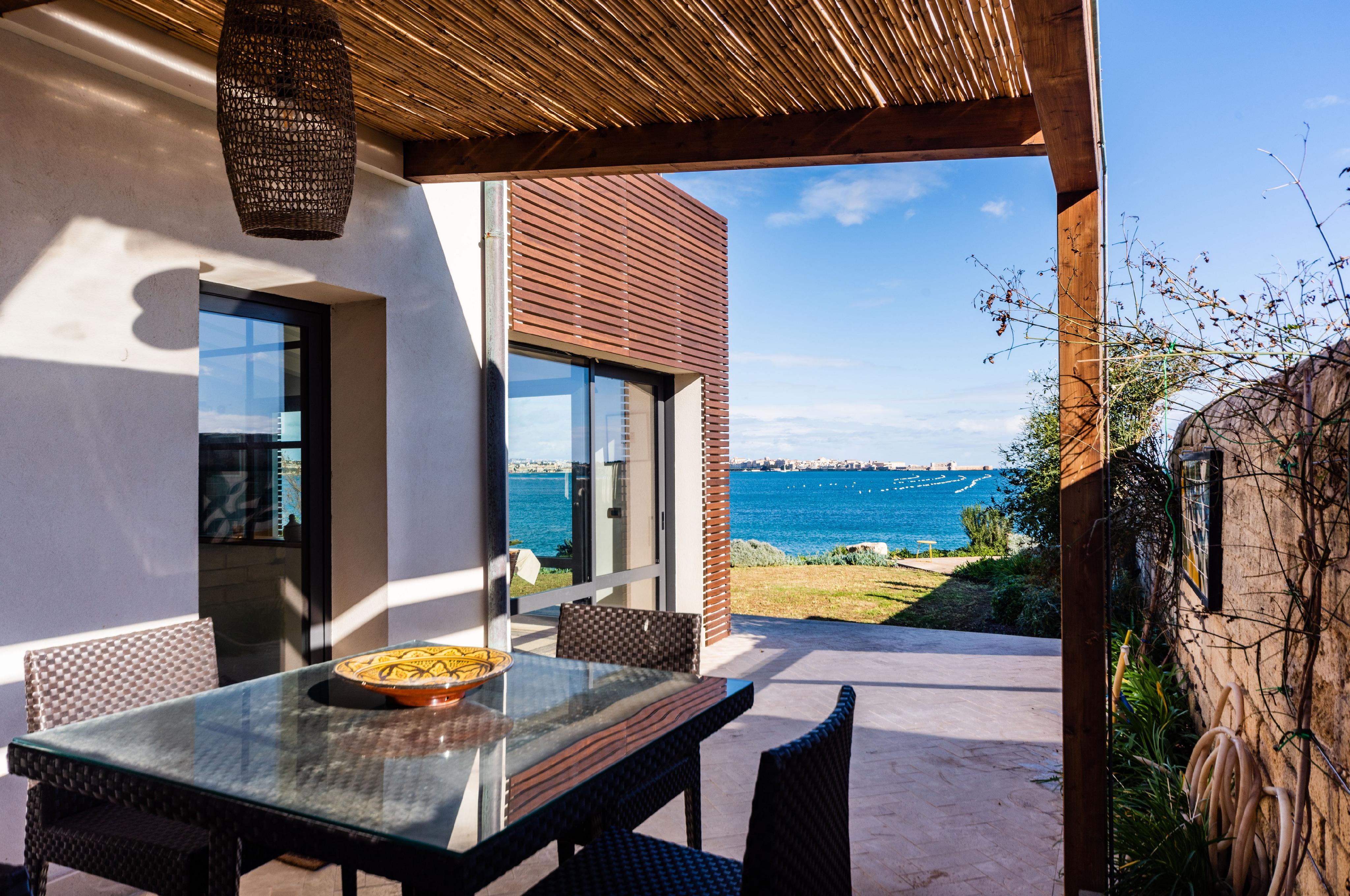 Exklusive Villa mit privatem Zugang zum Meer und atemberaubendem Blick auf Ortigia