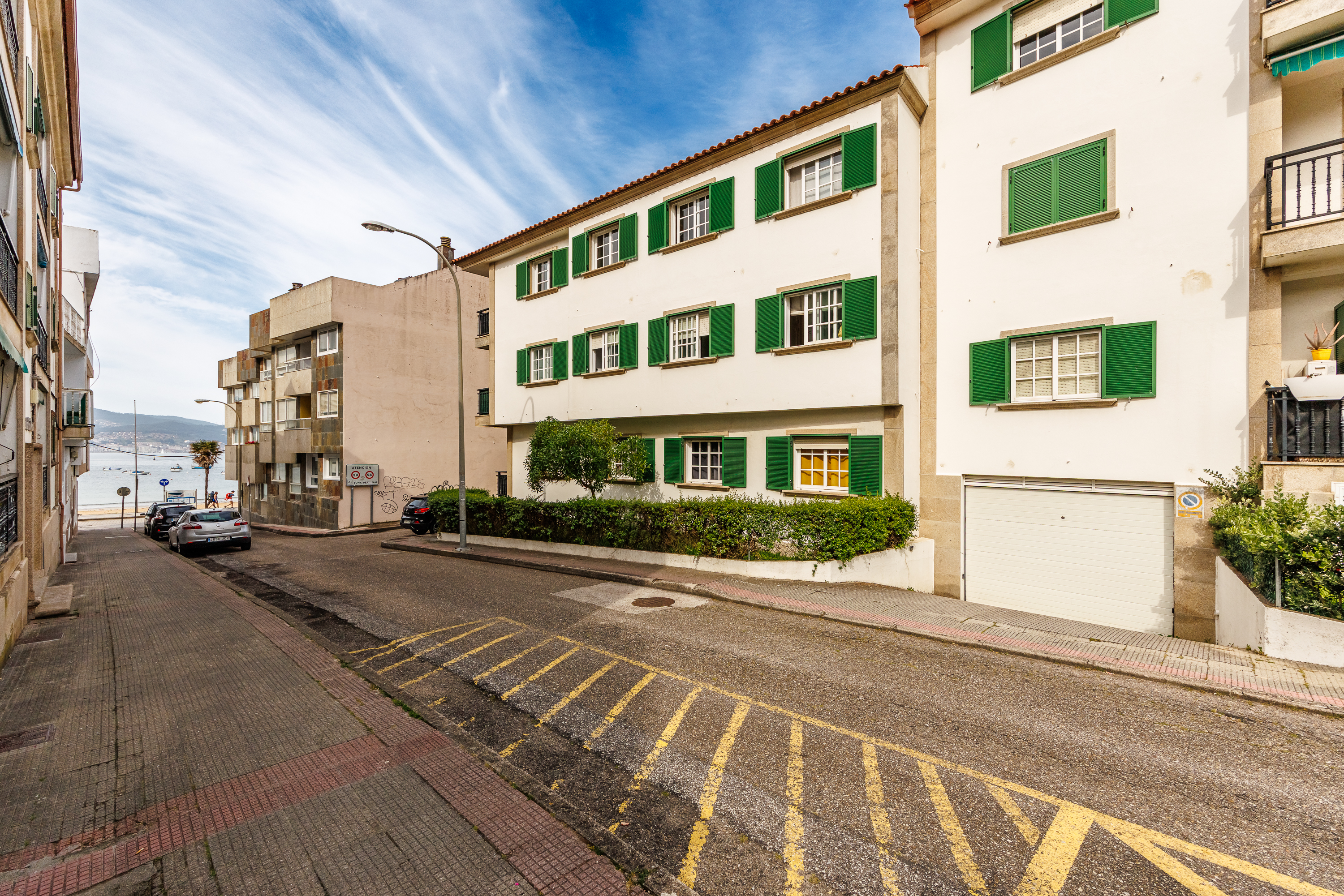 Dúplex exclusivo a un paso de la playa de Panxón con terraza, garaje y trastero.