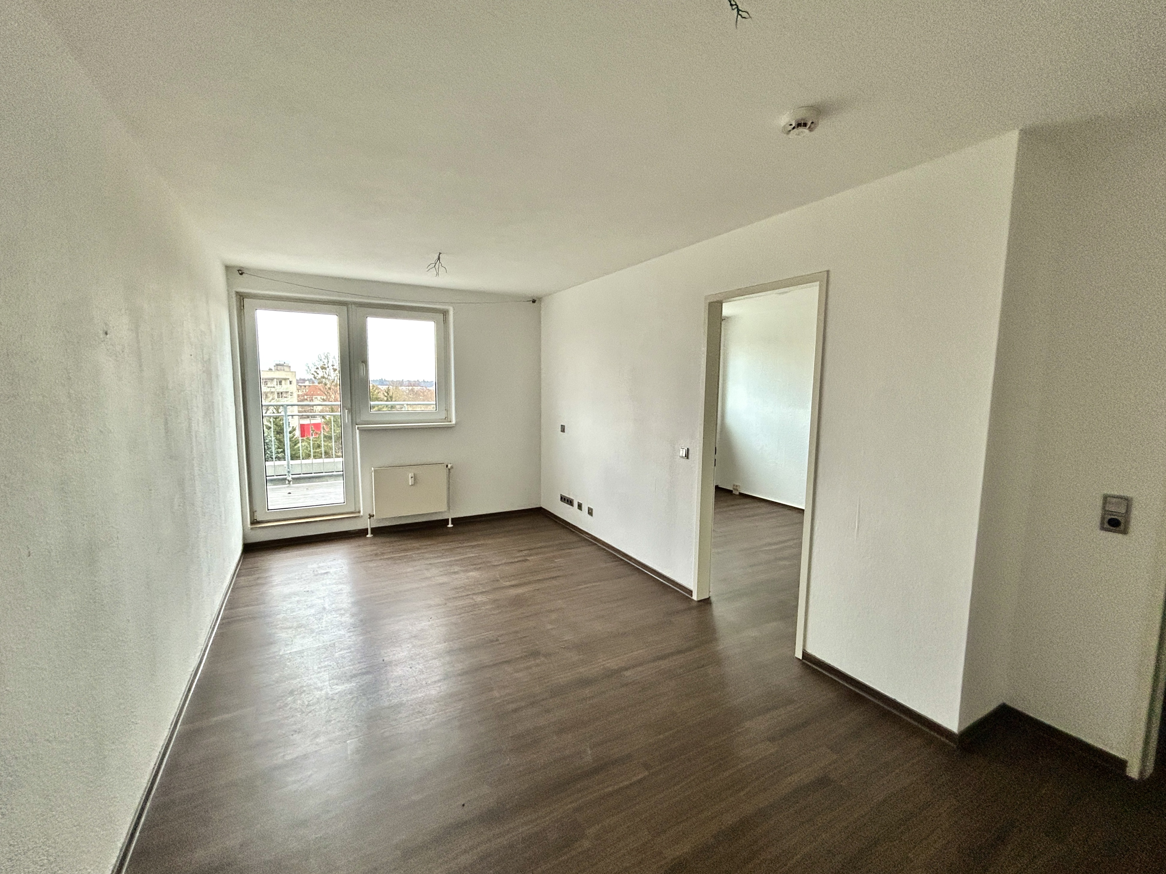 Helle 2-Zimmerwohnung mit Einbauküche