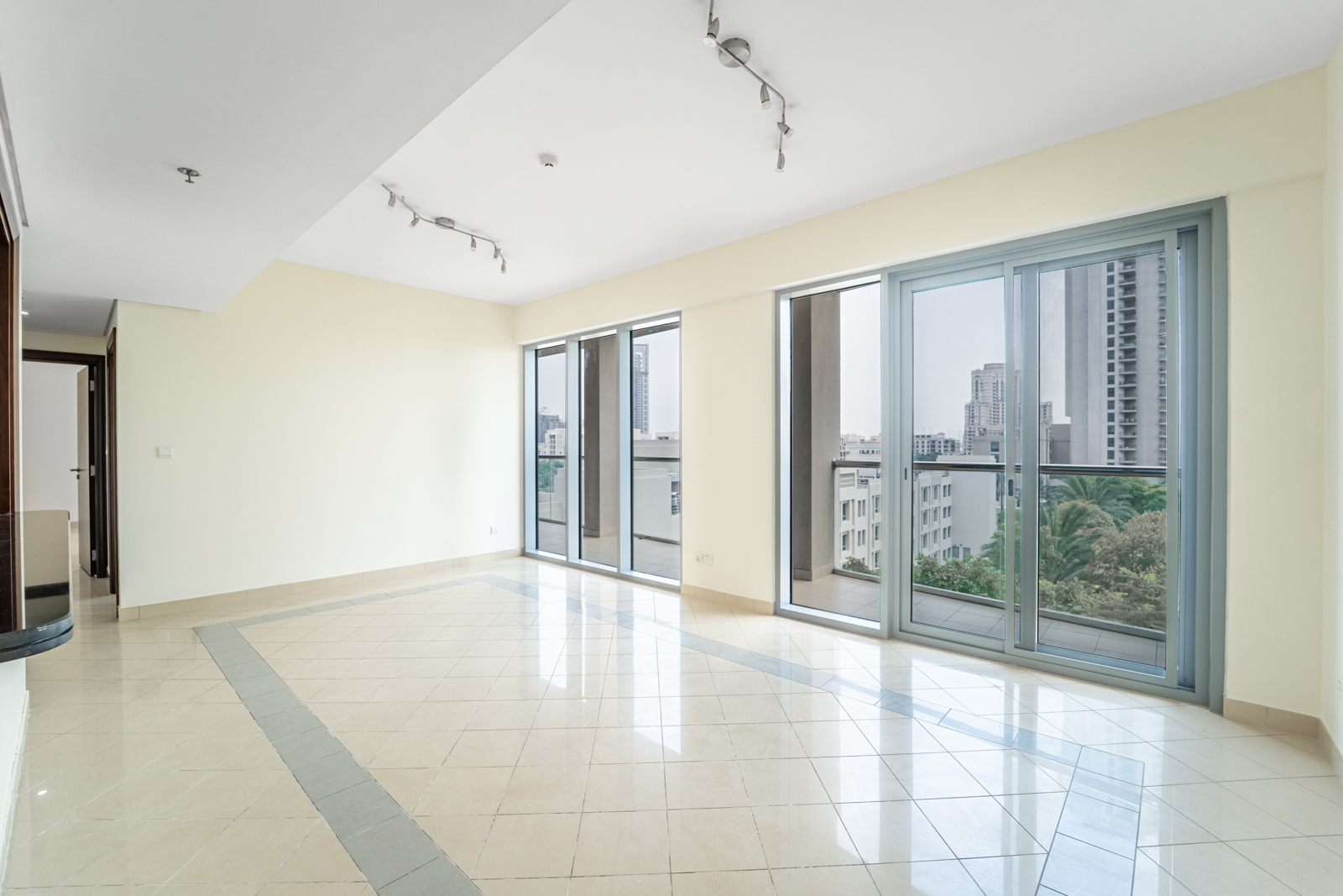 Large Balcony l Unfurnished l Vacant