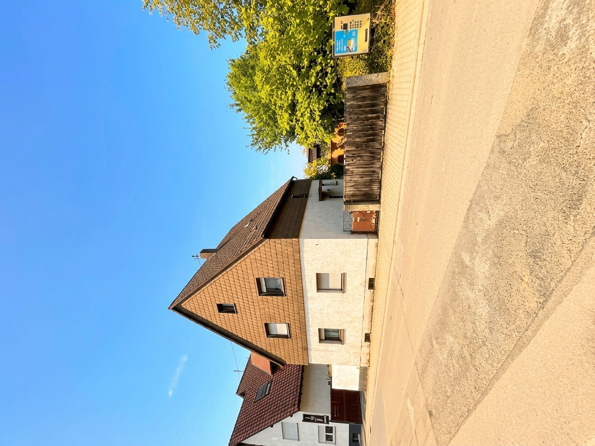 Viel Platz, viel Potenzial – Bestandsgebäude auf großem Grundstück zur Sanierung oder Neubebauung!