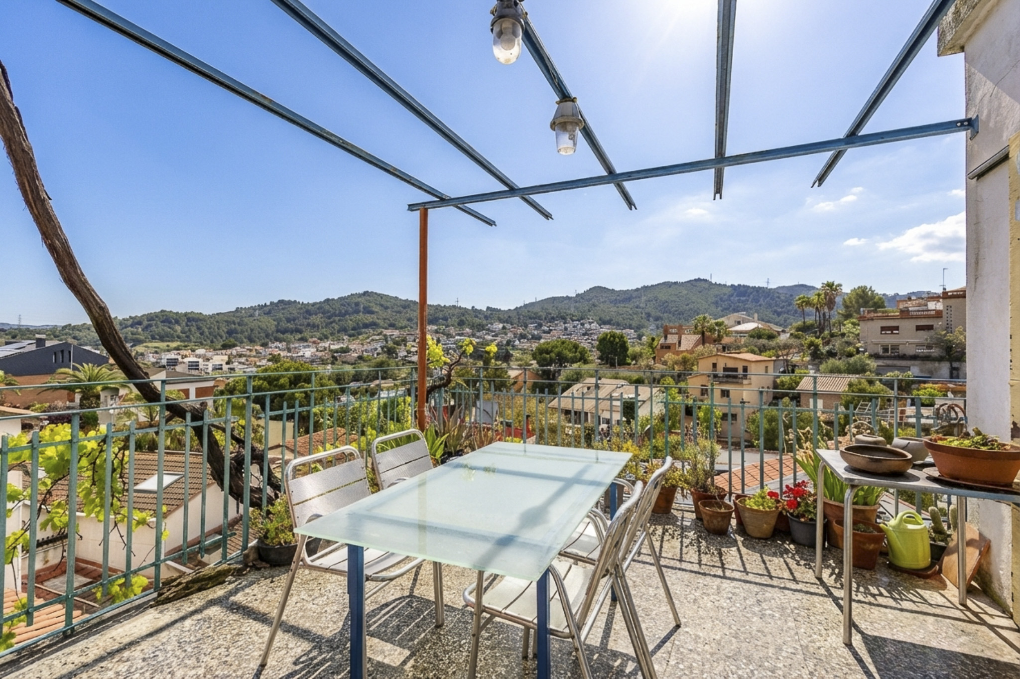 Create your dream home in a prime location in La Miranda