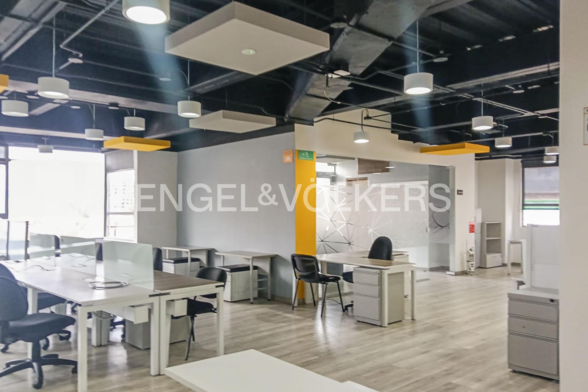 Oficina amoblada 145m2 venta Cll 100-Castellana