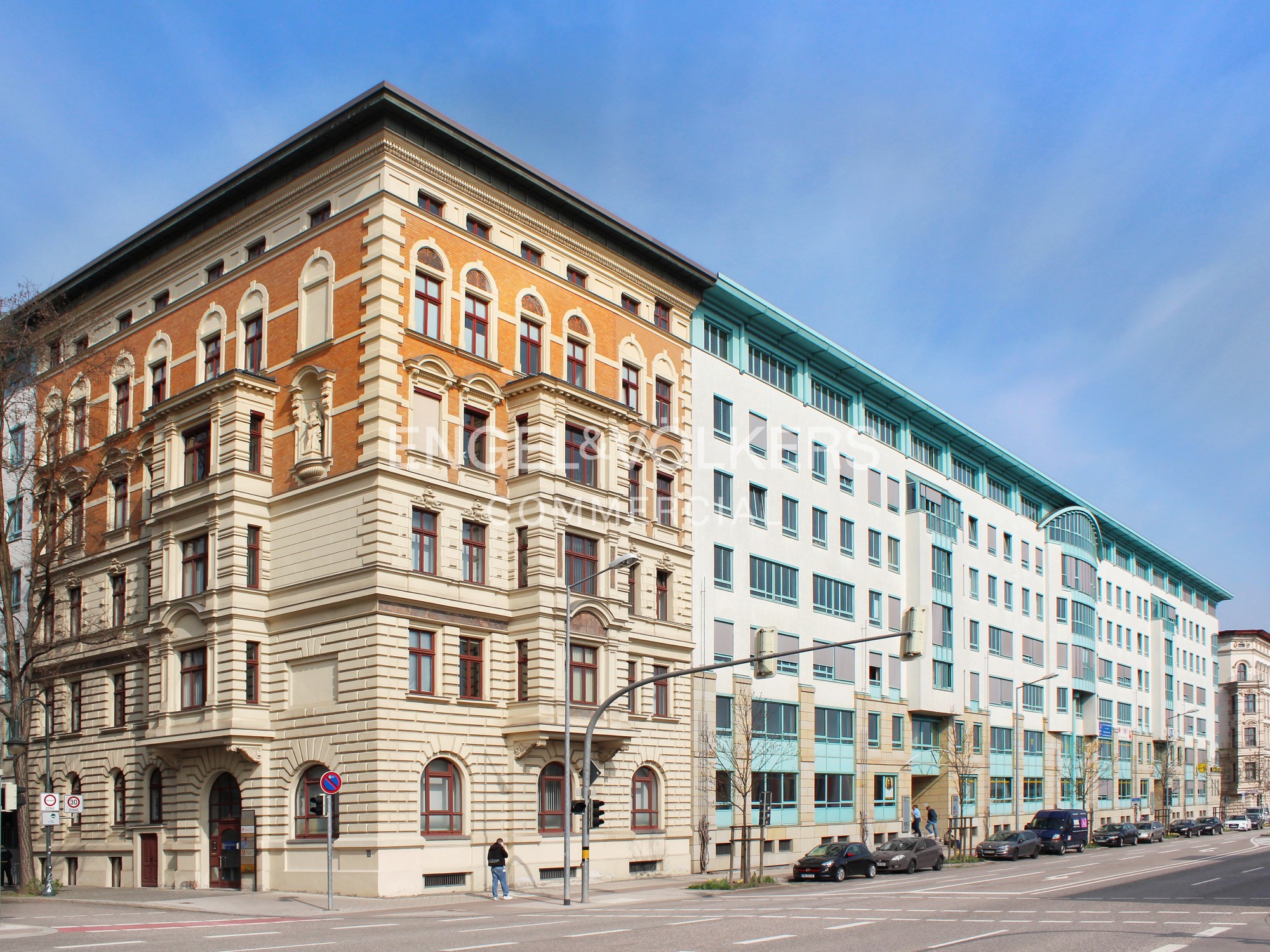 Moderne und offen geschnittene Bürofläche mit Blick auf Gründerzeithäuser und Elbe!