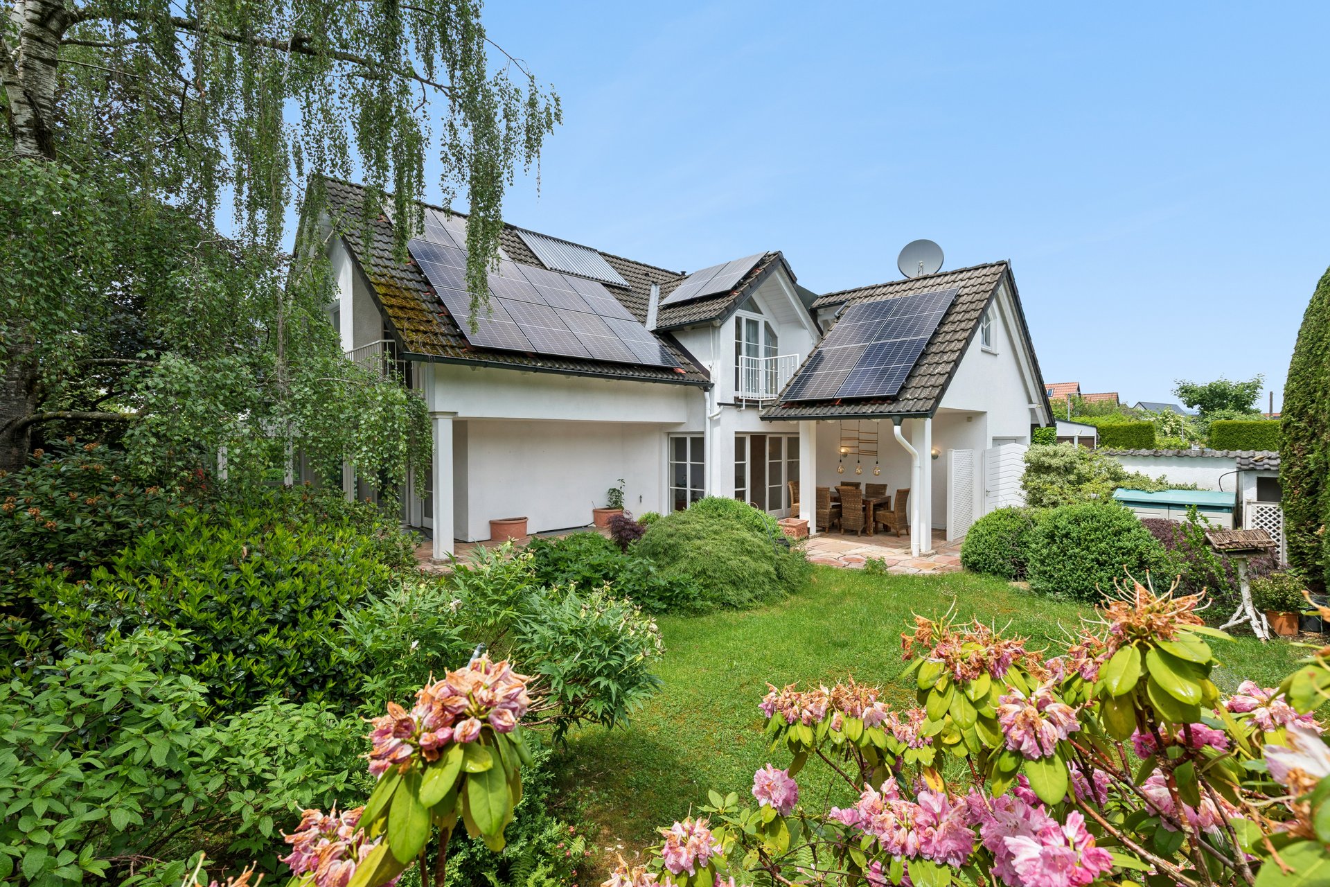 Stylish living in Grünwald – well-kept semi-detached house with conservatory, large garden and modern energy technology