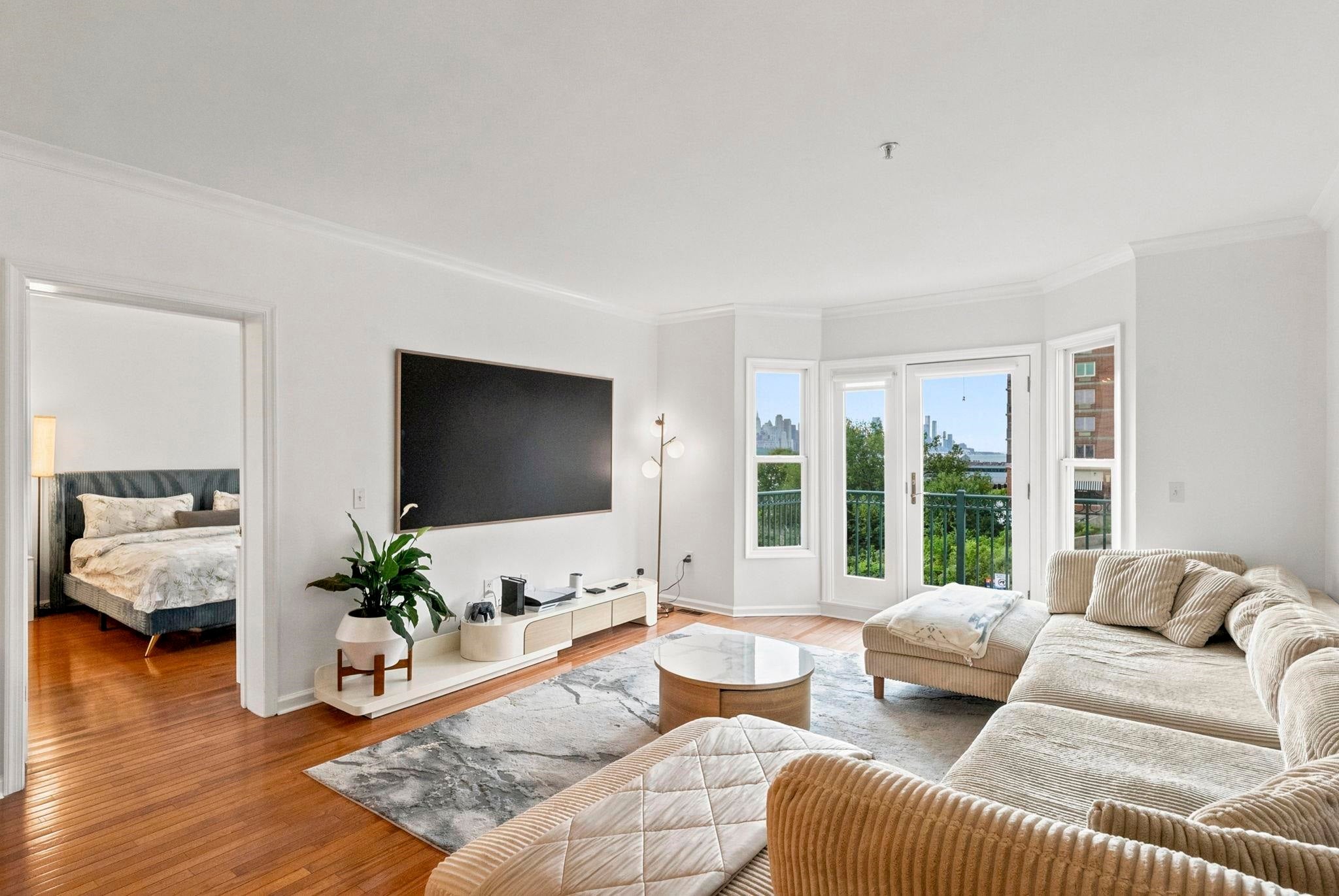 Where Manhattan Views Meet Waterfront Living!