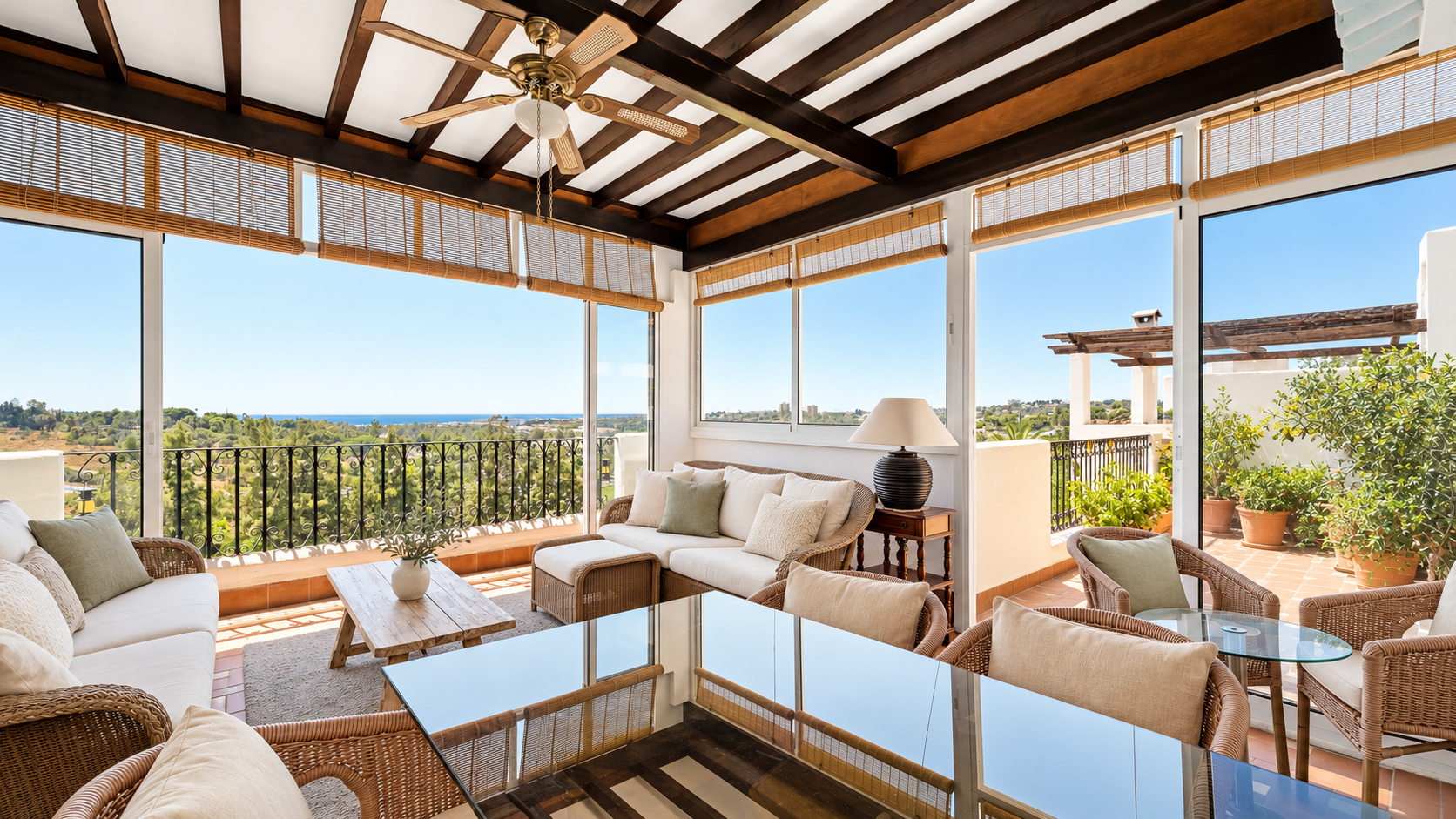 Penthouse an der Golden Mile mit großzügigen Terrassen und Meerblick