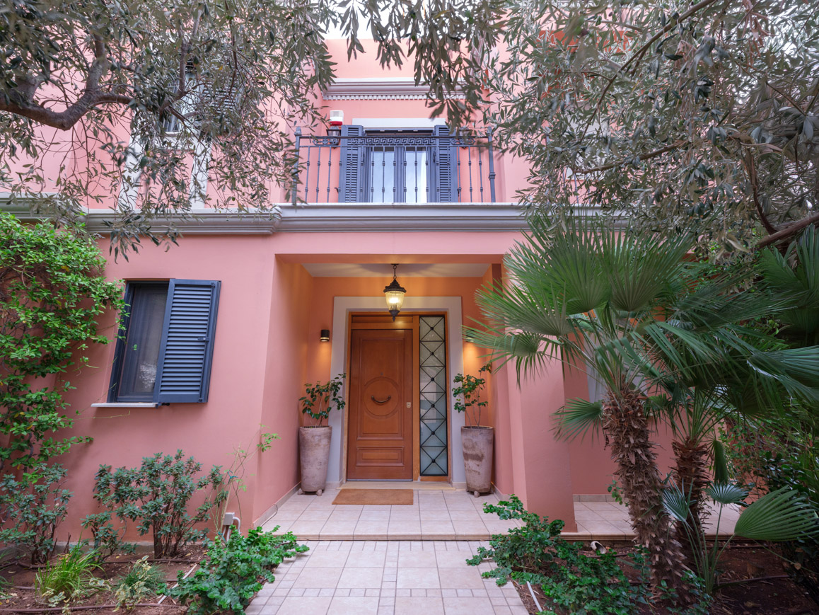 Elegant home surrounded by a lush garden in Markopoulo