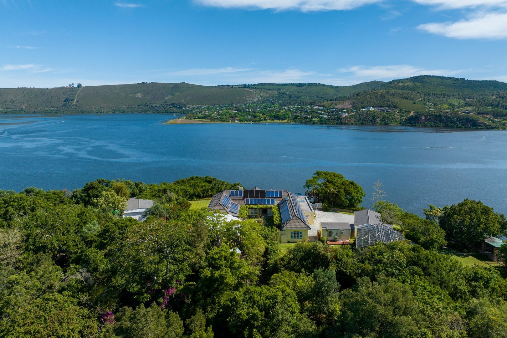 Off-Grid 3.4ha Estate with Sweeping Knysna Estuary Views