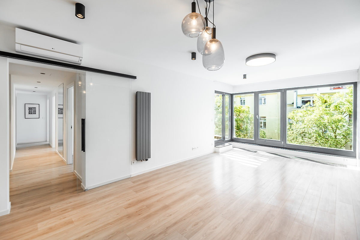 Sale of an apartment 4+kt with a south-facing terrace in Smíchov