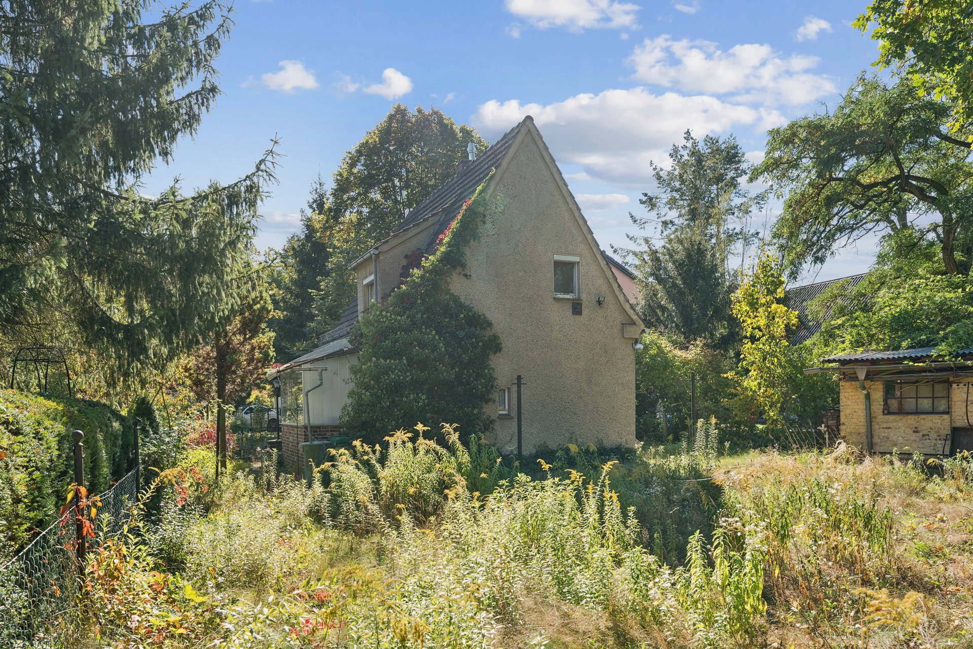 Kleines Haus, großes Potenzial: Verwirklichen Sie Ihre Ideen auf 673 m² Grundstück!