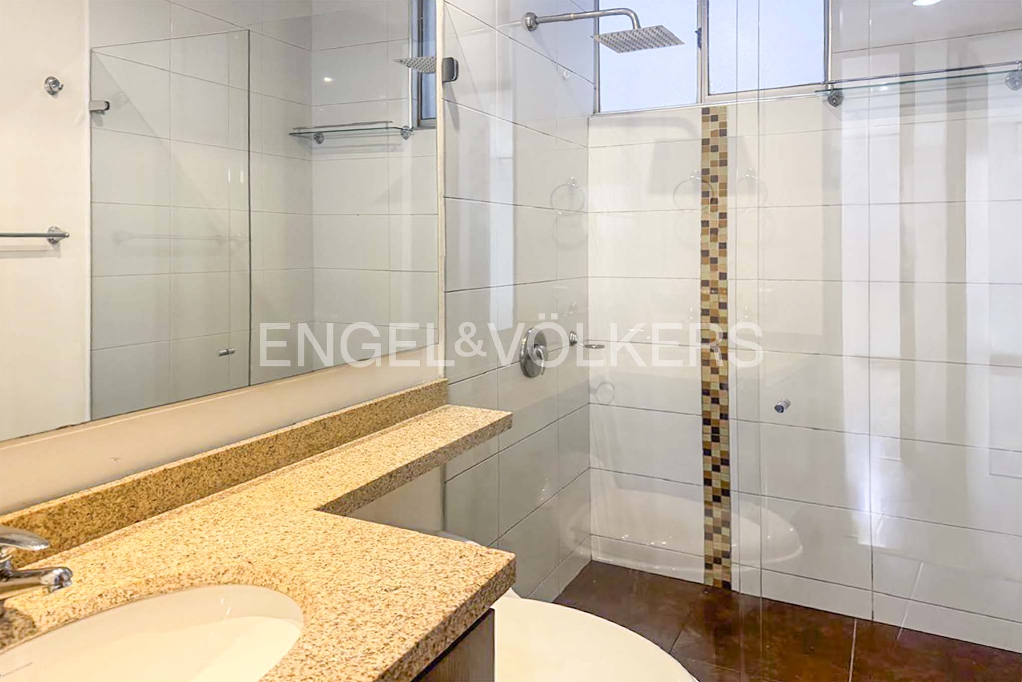 Apartamento con balcón  para venta en Pasadena