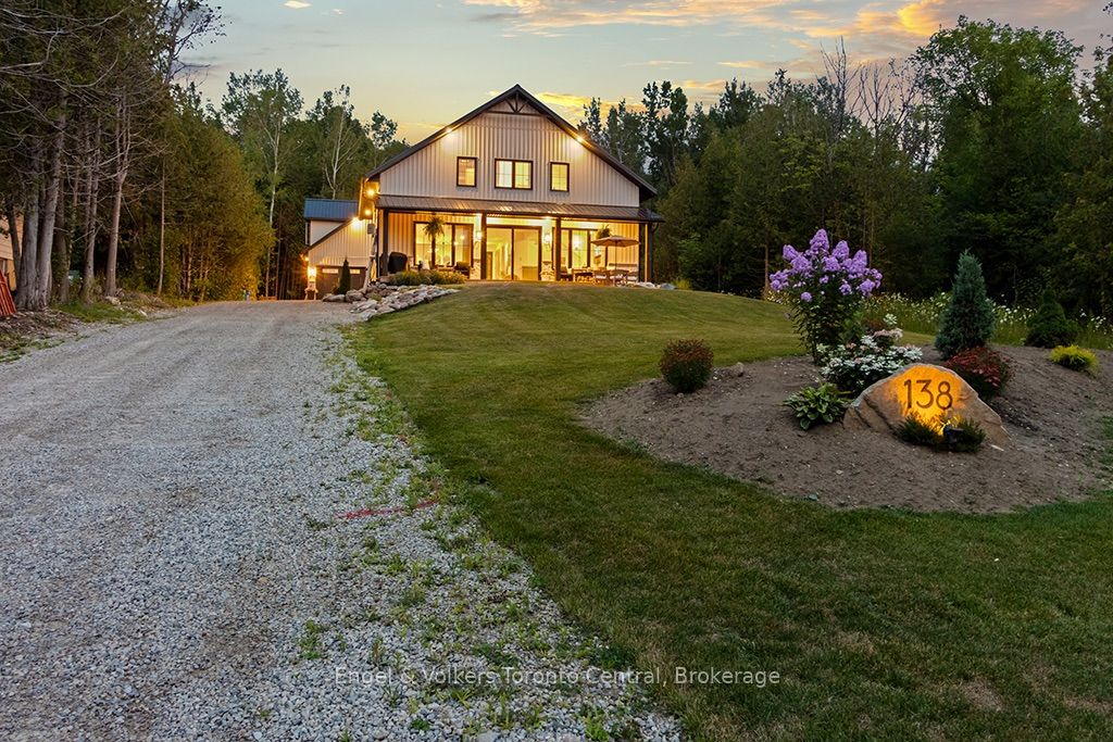 Stunning Custom-Built Residence Nestled In Georgian  Bluffs