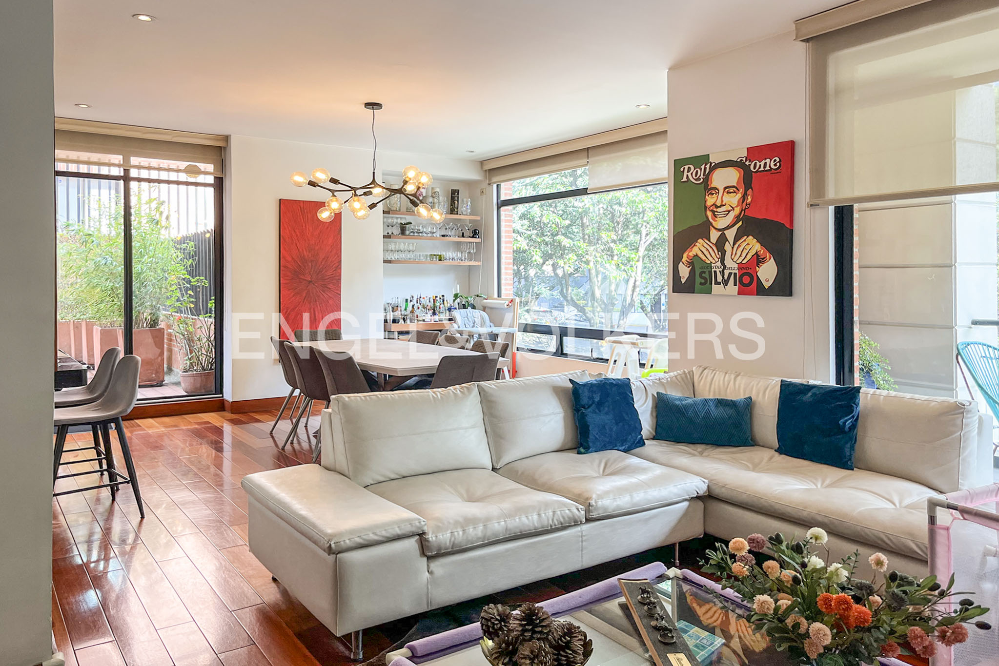 Amplio apartamento con terraza y balcón para arriendo en La Cabrera
