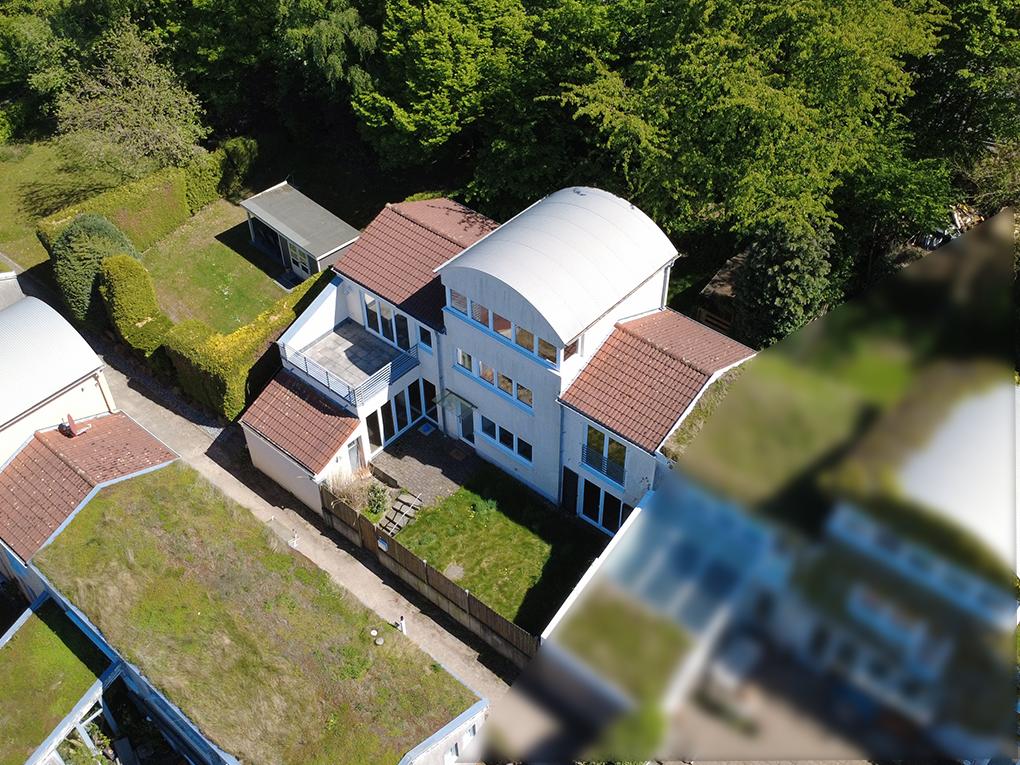 Zweifamilienhaus mit separaten Eingängen – Weitblick inklusive