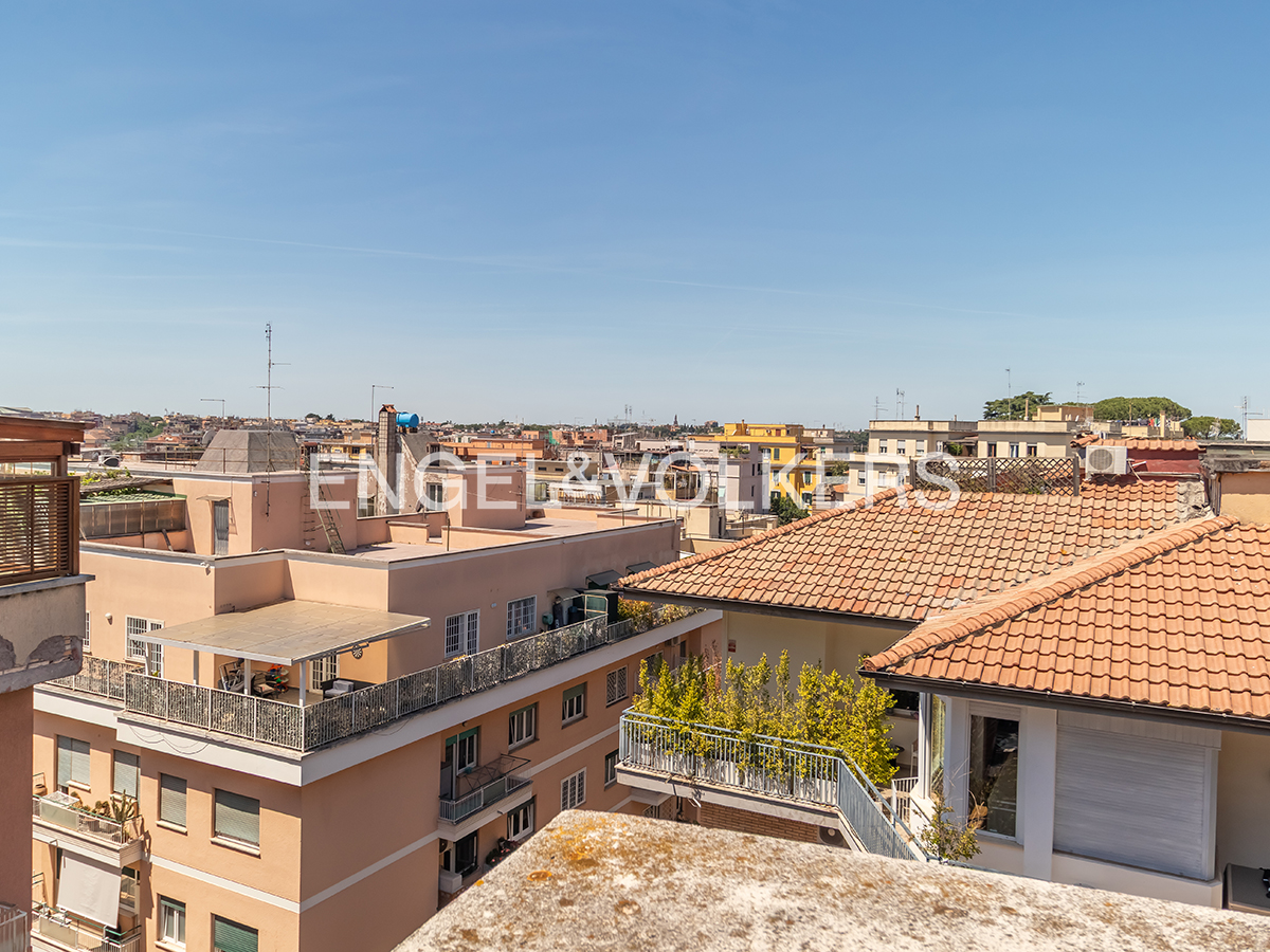 Penthouse with fireplace and panoramic balcony in Monteverde