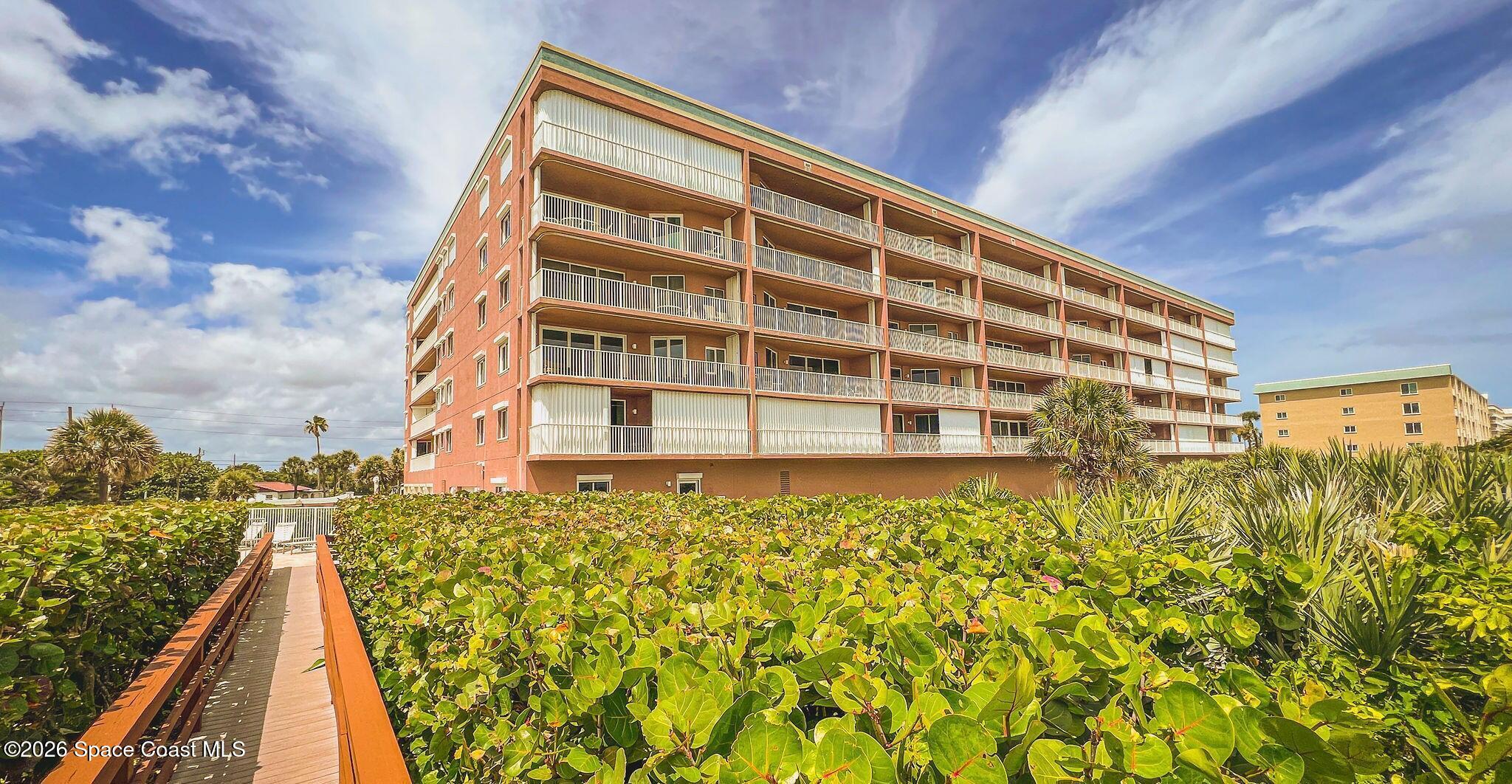 Beautiful 3-Bedroom Oceanfront Condo with Breathtaking Views