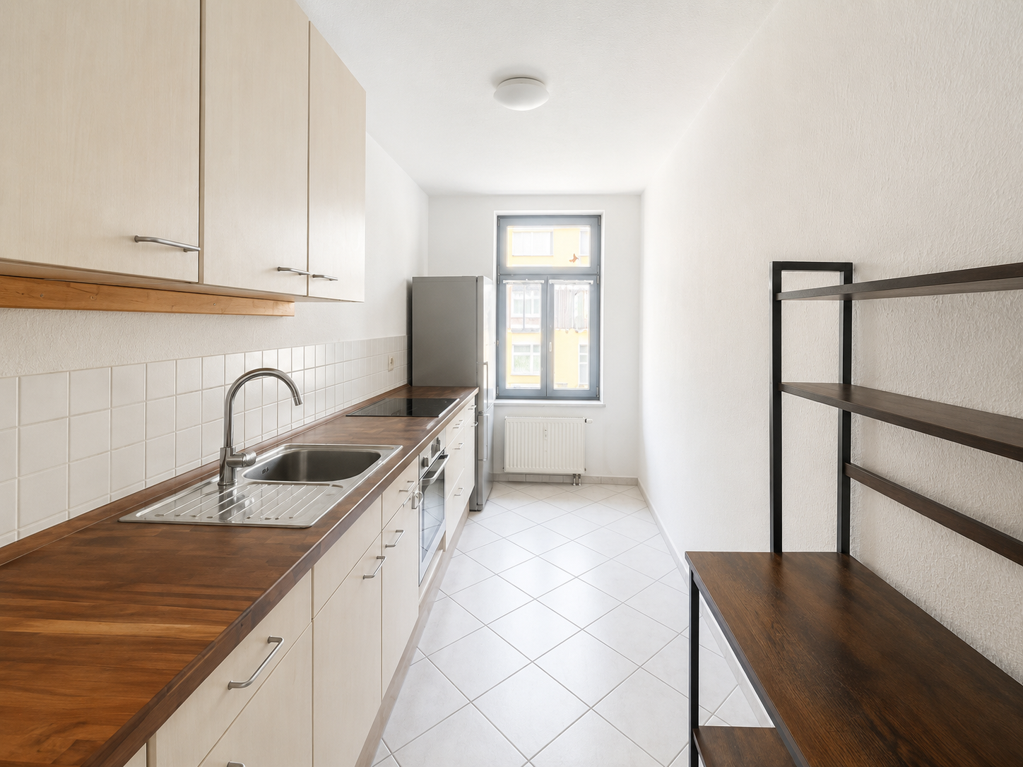 Stilvolle vermietete 2-Zimmer-Altbauwohnung mit Balkon in Gohlis-Süd
