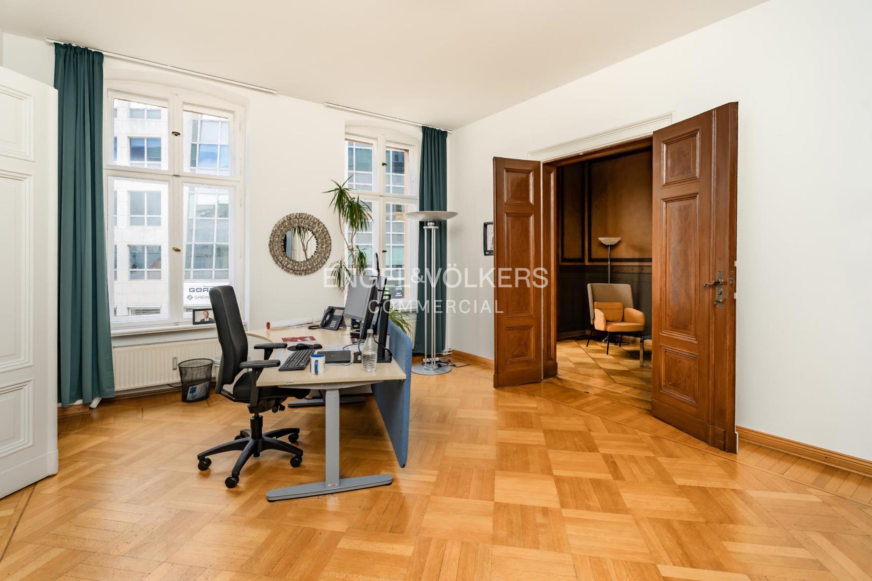 !Eigenes Haus im Regierungsviertel