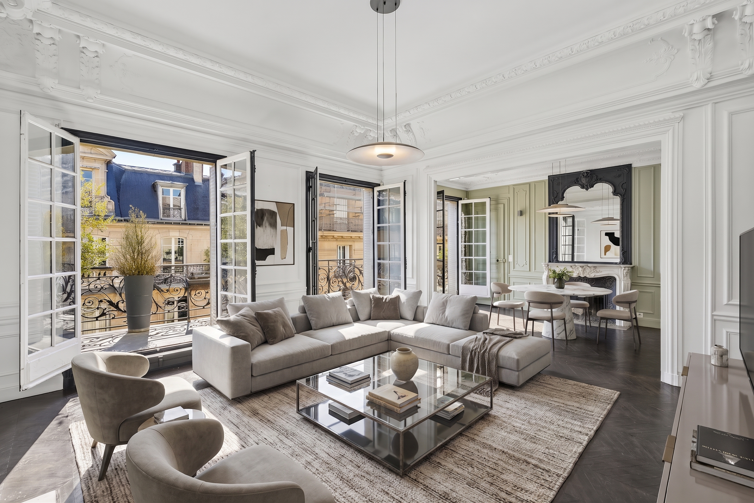 Exceptional family apartment on the top floor with balcony-terrace – Ternes / Etoile