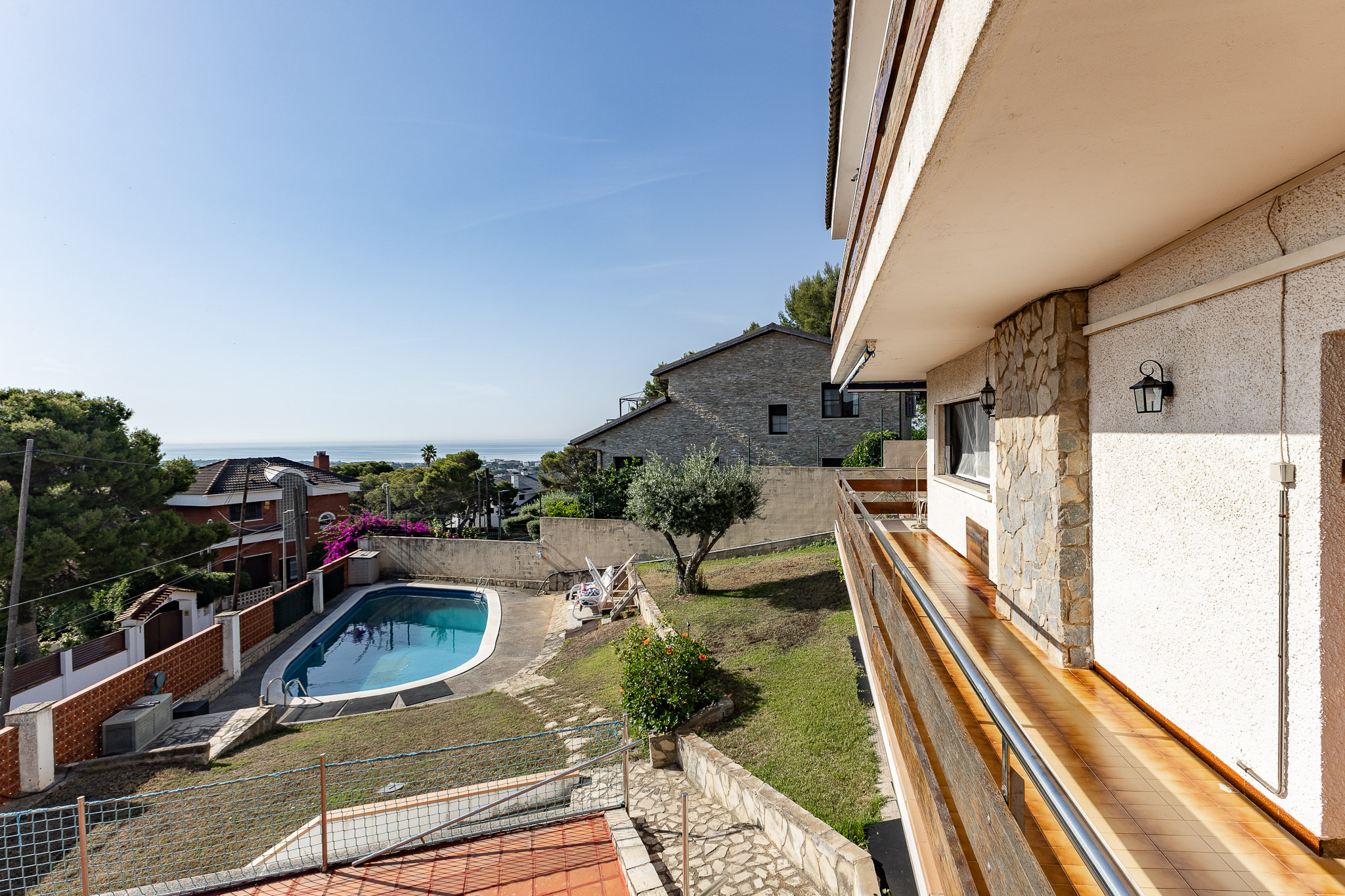 Home with sea views and large garden area