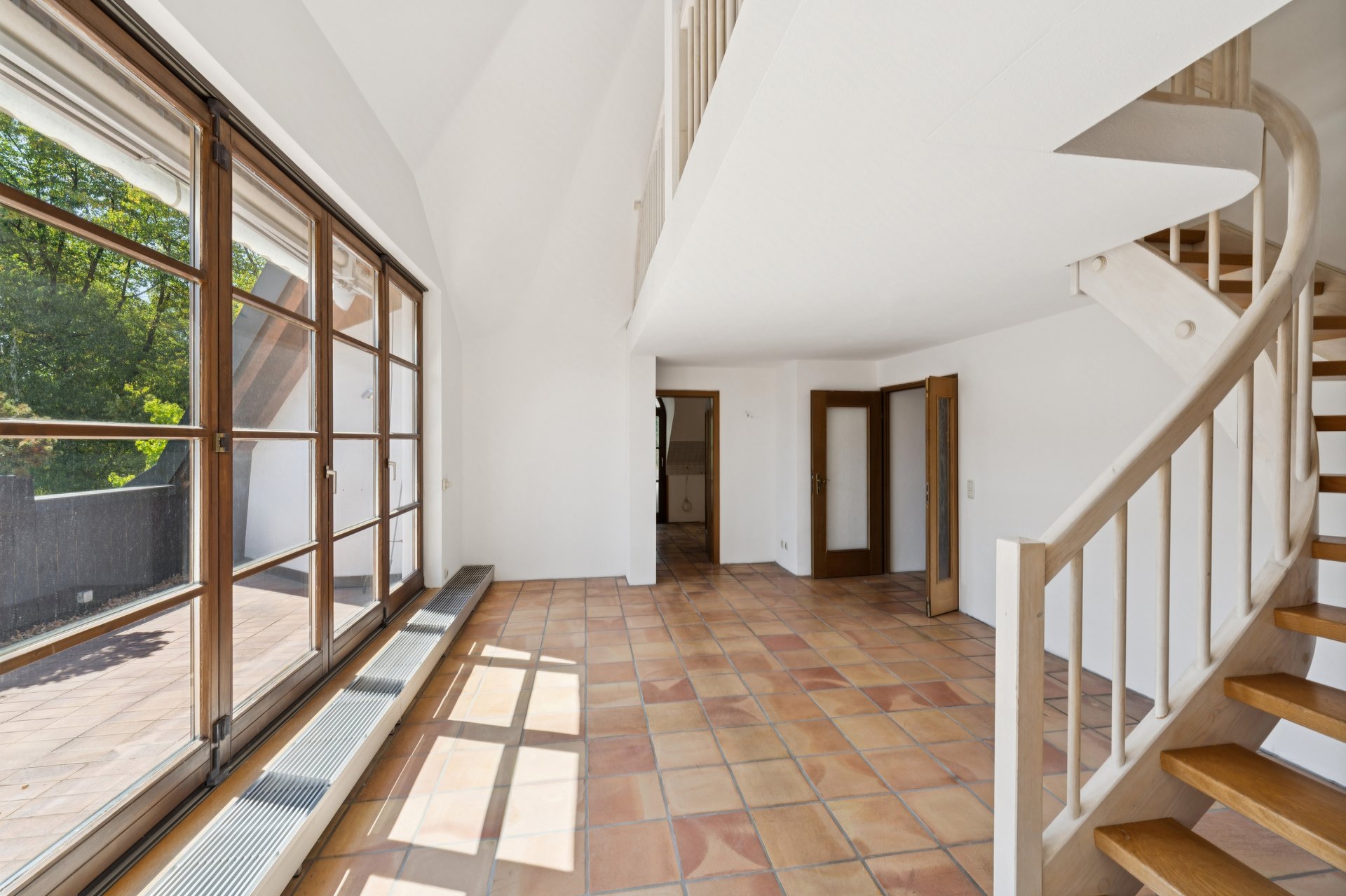 Spacious gallery-style apartment at historic Schüleinplatz