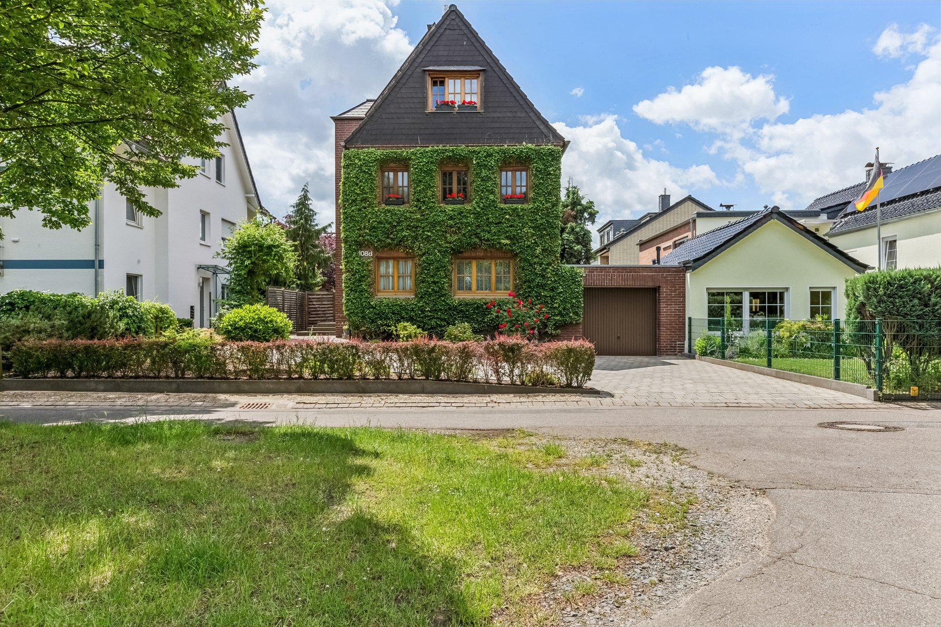 Plenty of room for ideas—between garden idyll and future living potential