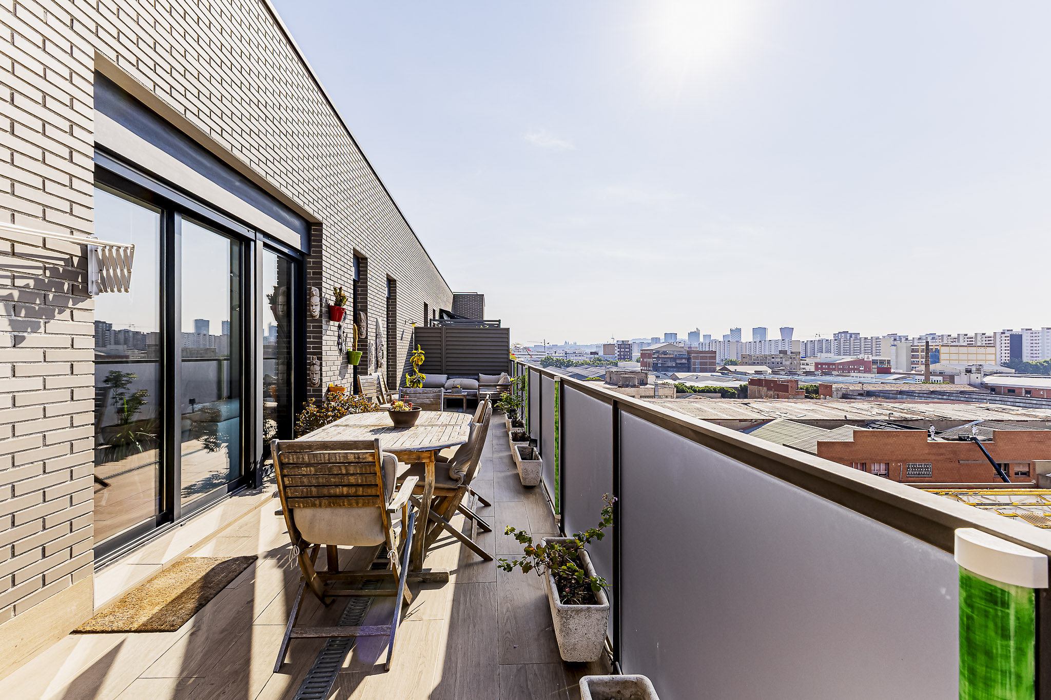 Ático con gran terraza y parking opcional en Hospitalet Centro