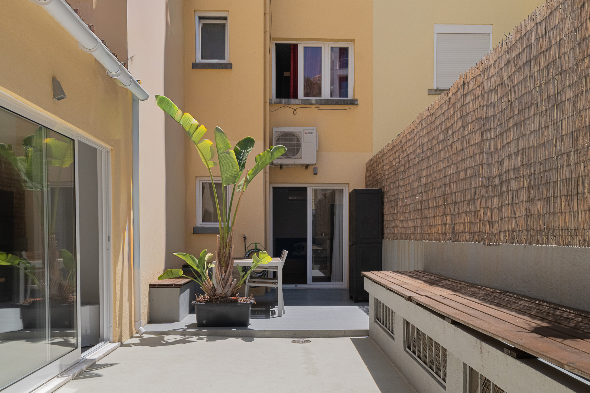 3-Schlafzimmer Apartment mit großer Terrasse & AL-Lizenz in São Vicente