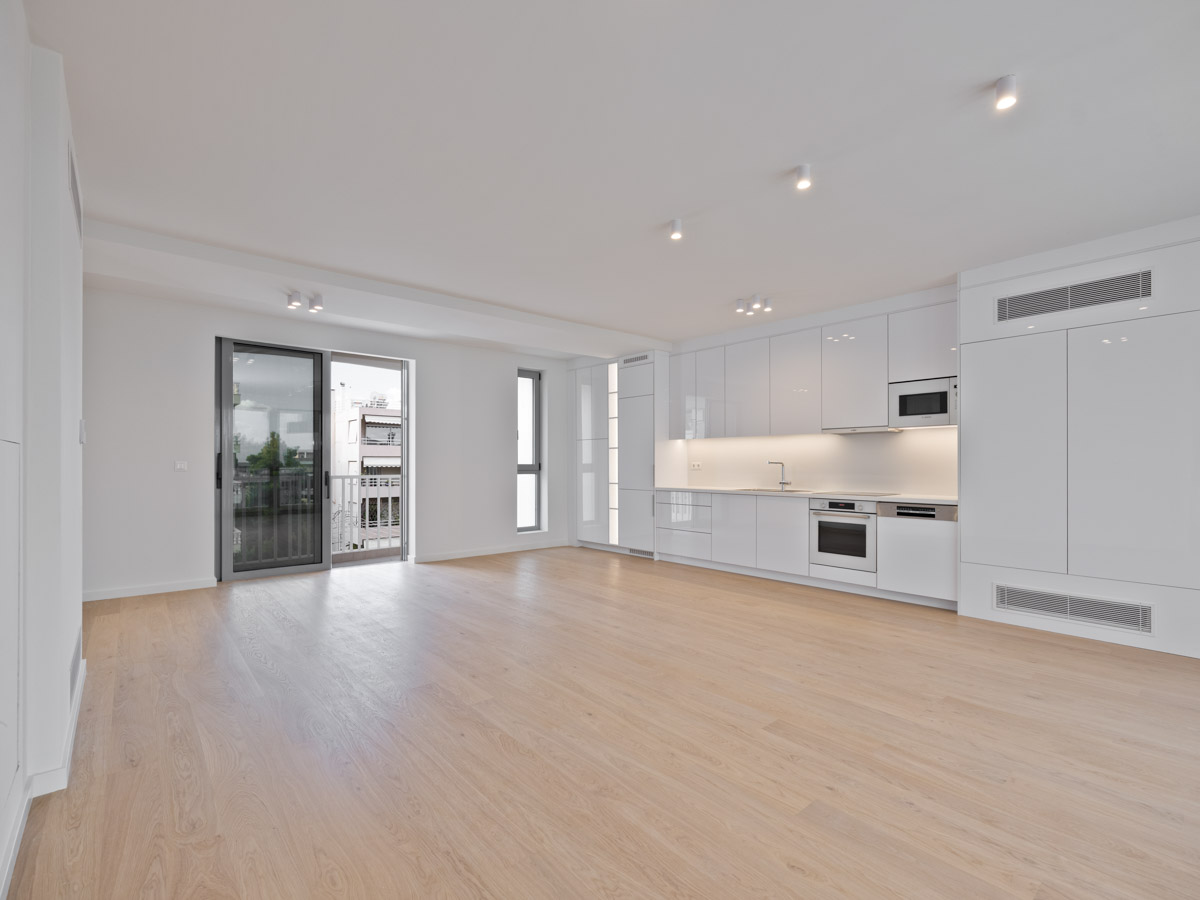 Ultra-modern penthouse maisonette