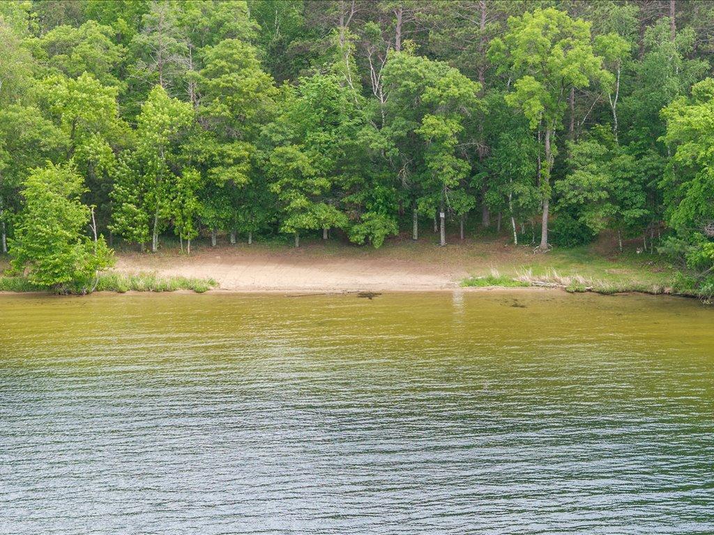 25+ Acres on Lower Whitefish Lake | 627' Shoreline