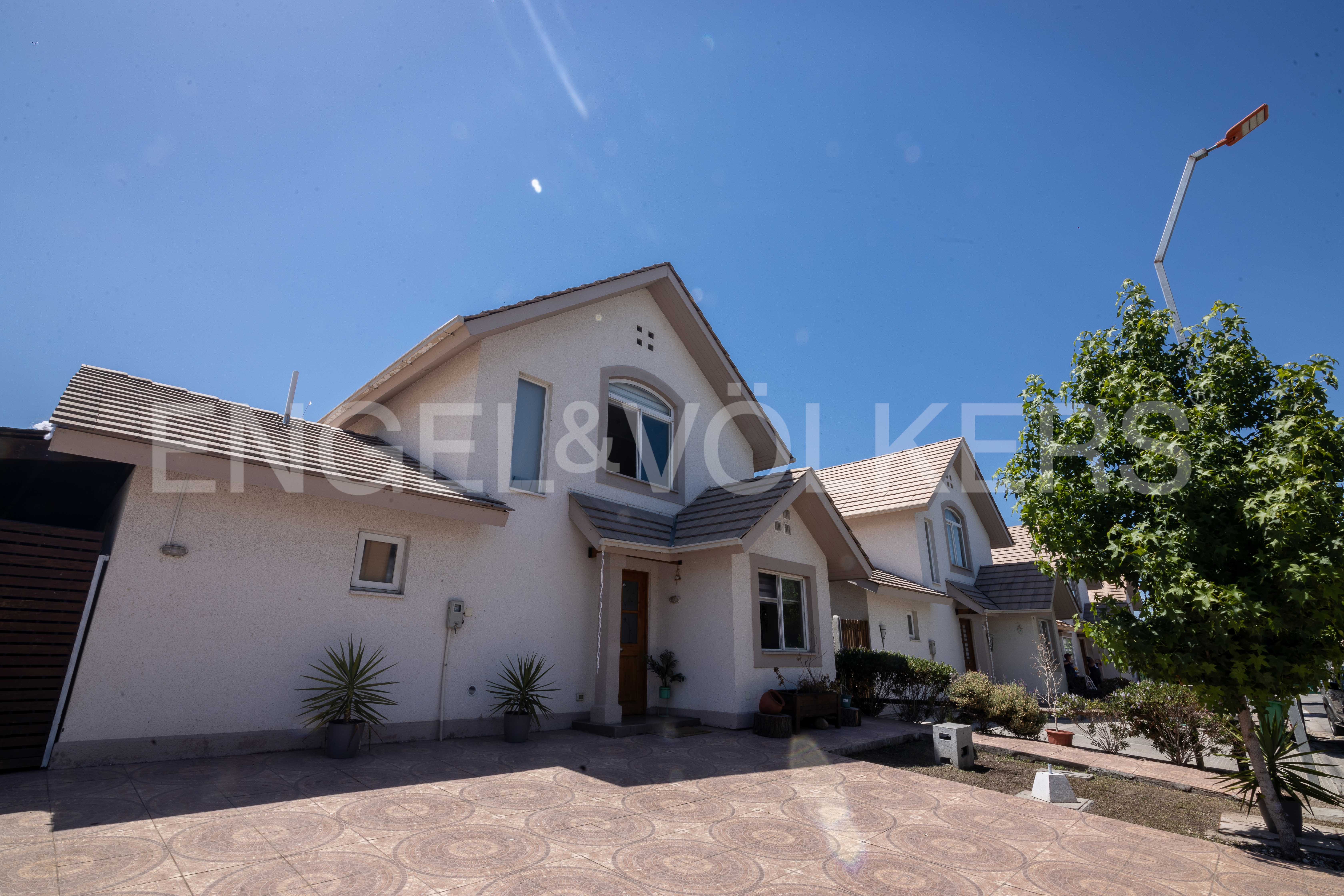 Casa con Amplio Sitio en Alto Sacramento