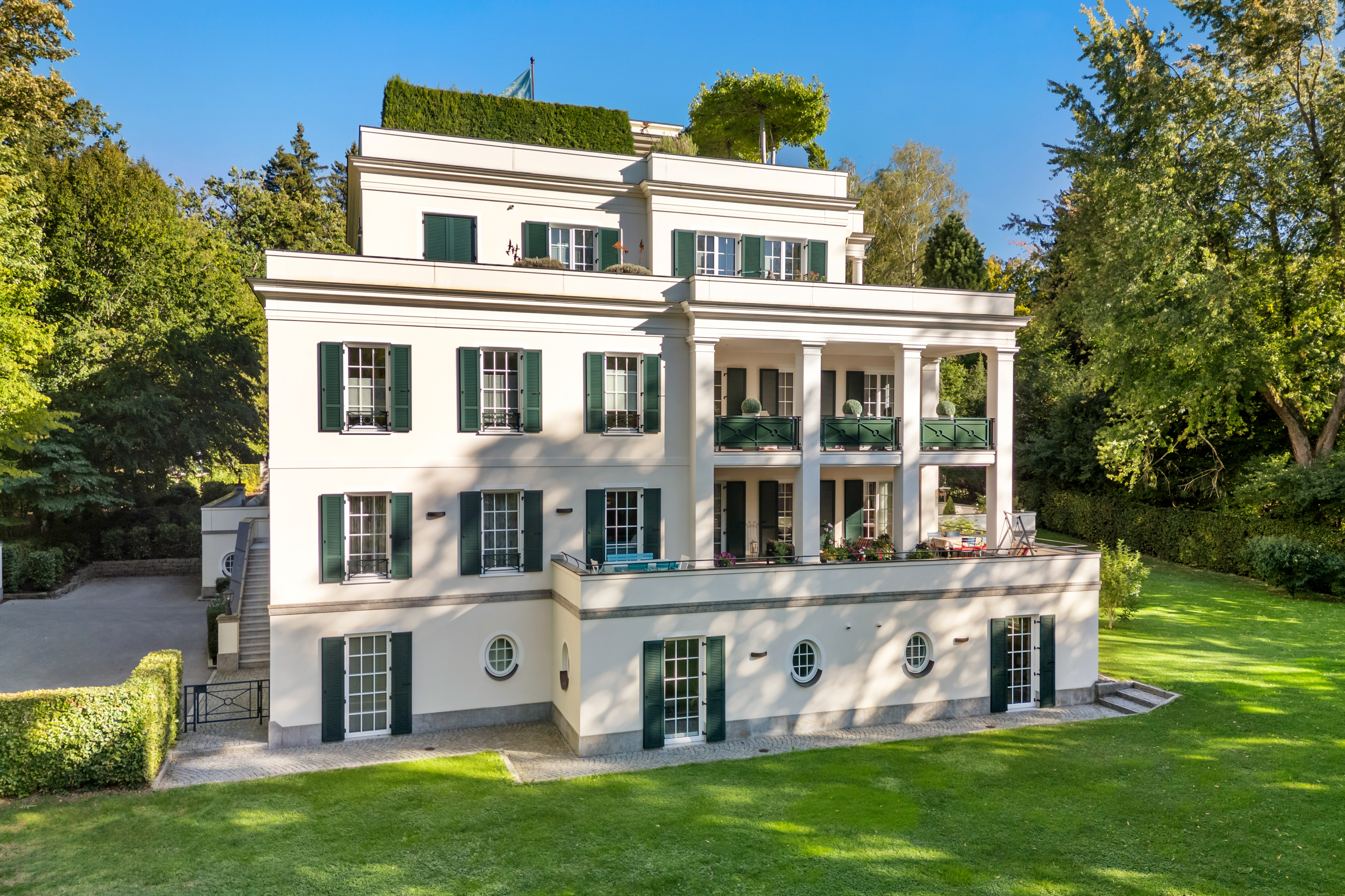 Exklusive 3-Zimmer-Residenz mit 192 m² plus 2-Zimmer Apartment mit 41 m² im Park Palais Bad Wörishofen mit großer Sonnenterrasse und Tiefgarage – stilvolles Wohnen im Kurstadtflair.