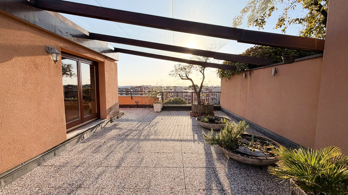 Bright apartment with a large terrace