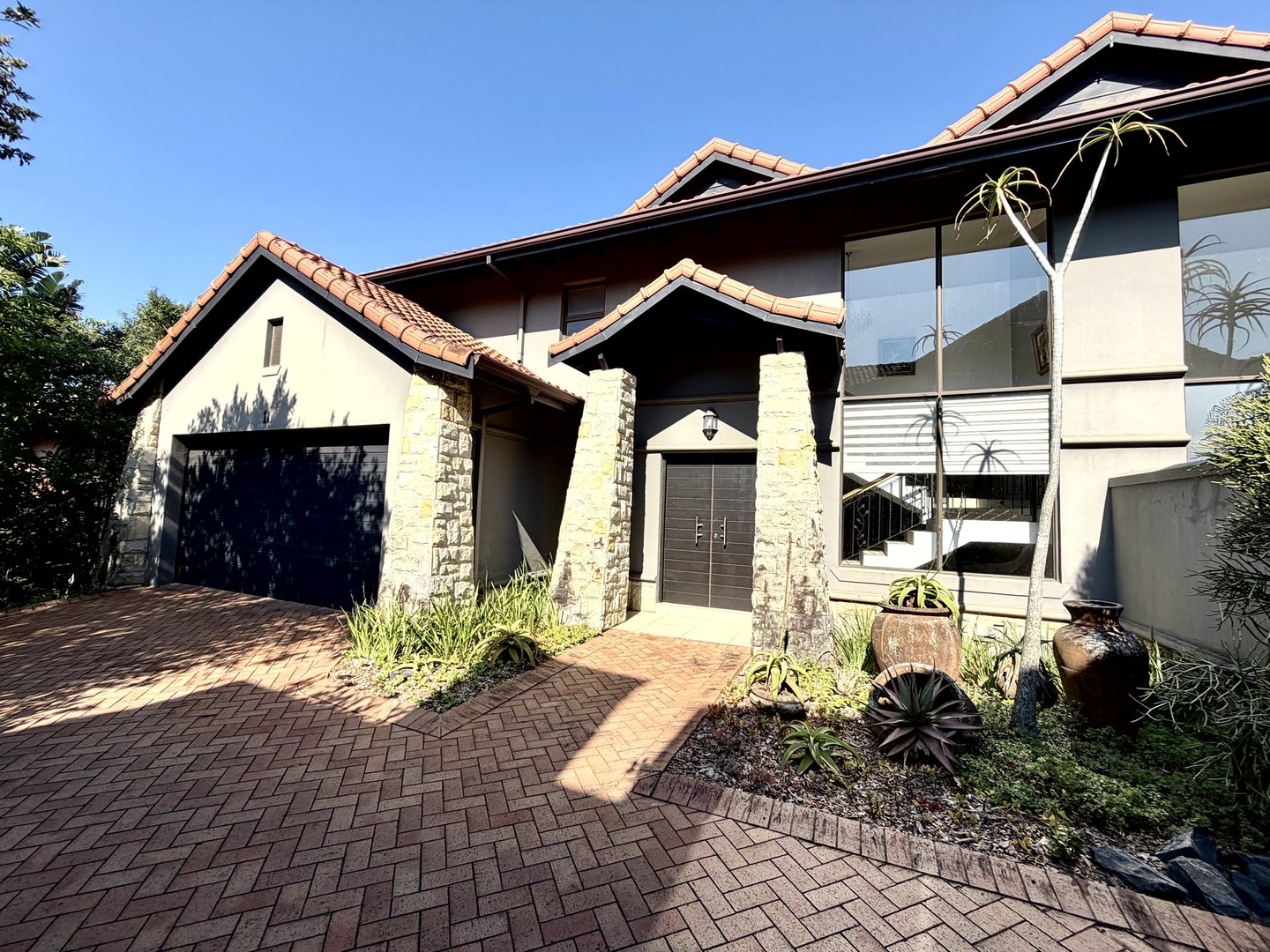 Elegant 3-Bedroom Townhouse in Prestigious Zimbali Estate
