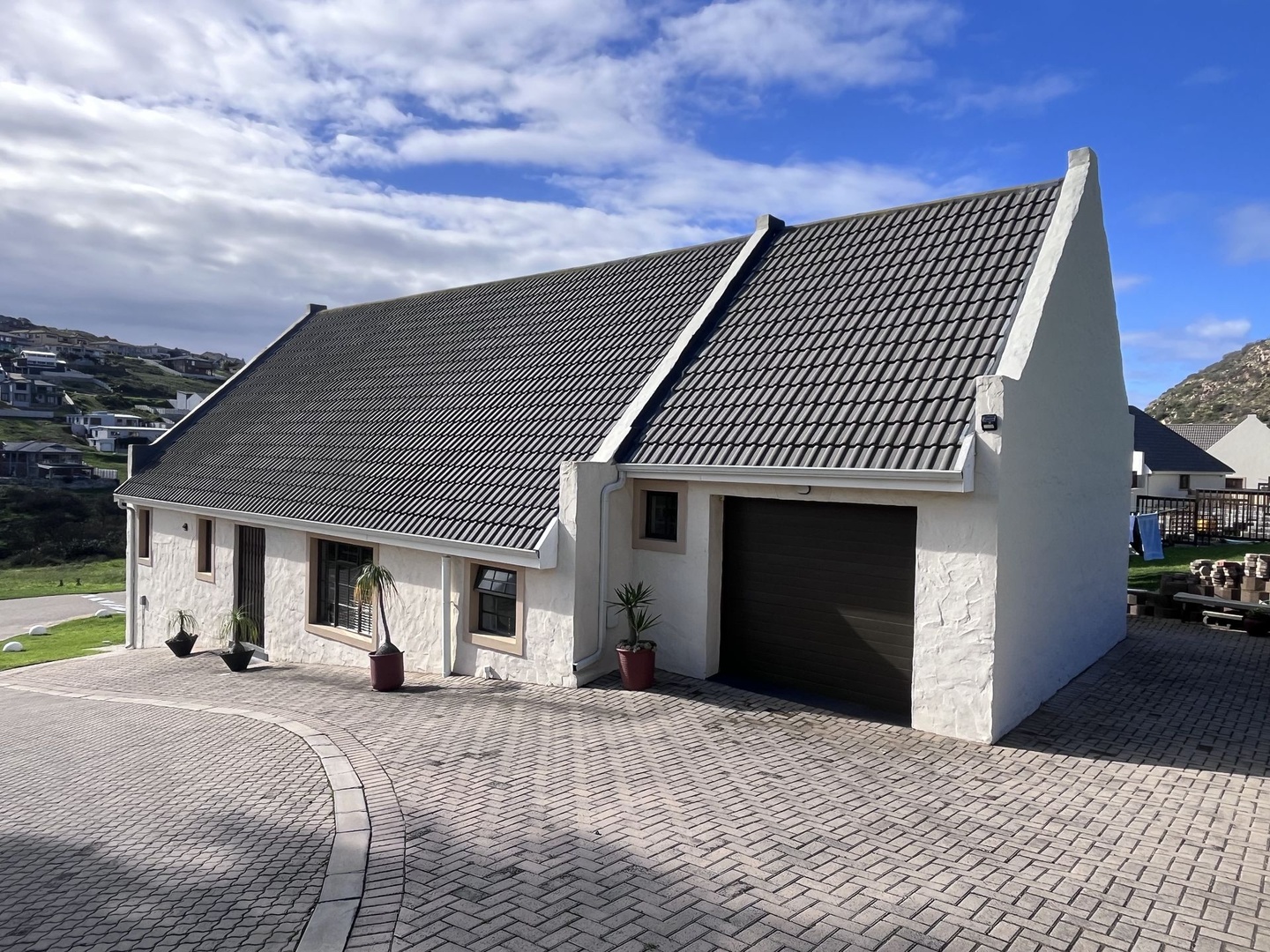 Stunning Cosy Two Bedroom in Nature Lovers Dream Area